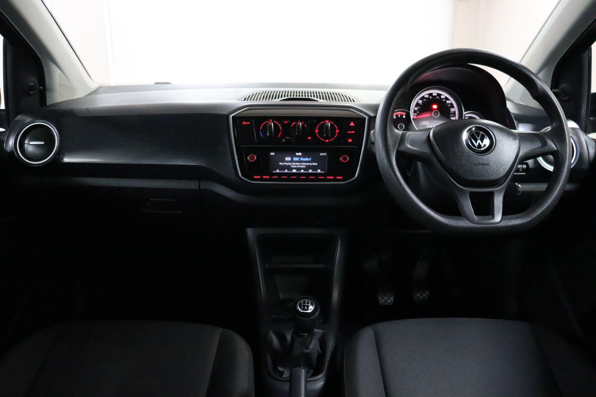 Volkswagen Up! view 38