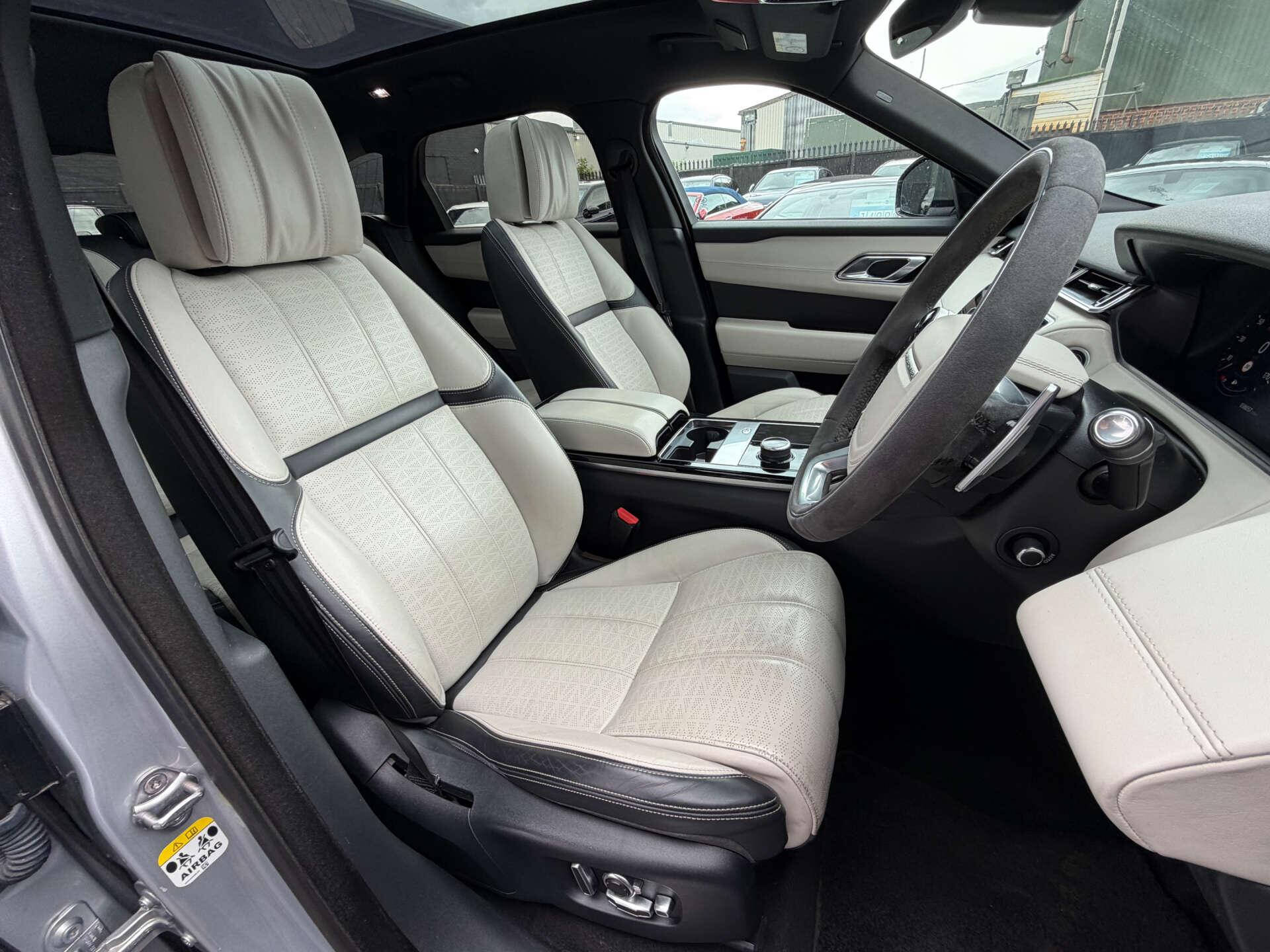 Land Rover Range Rover Velar view 13