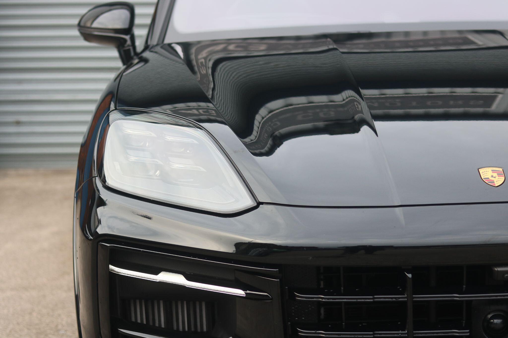 Porsche Cayenne view 12