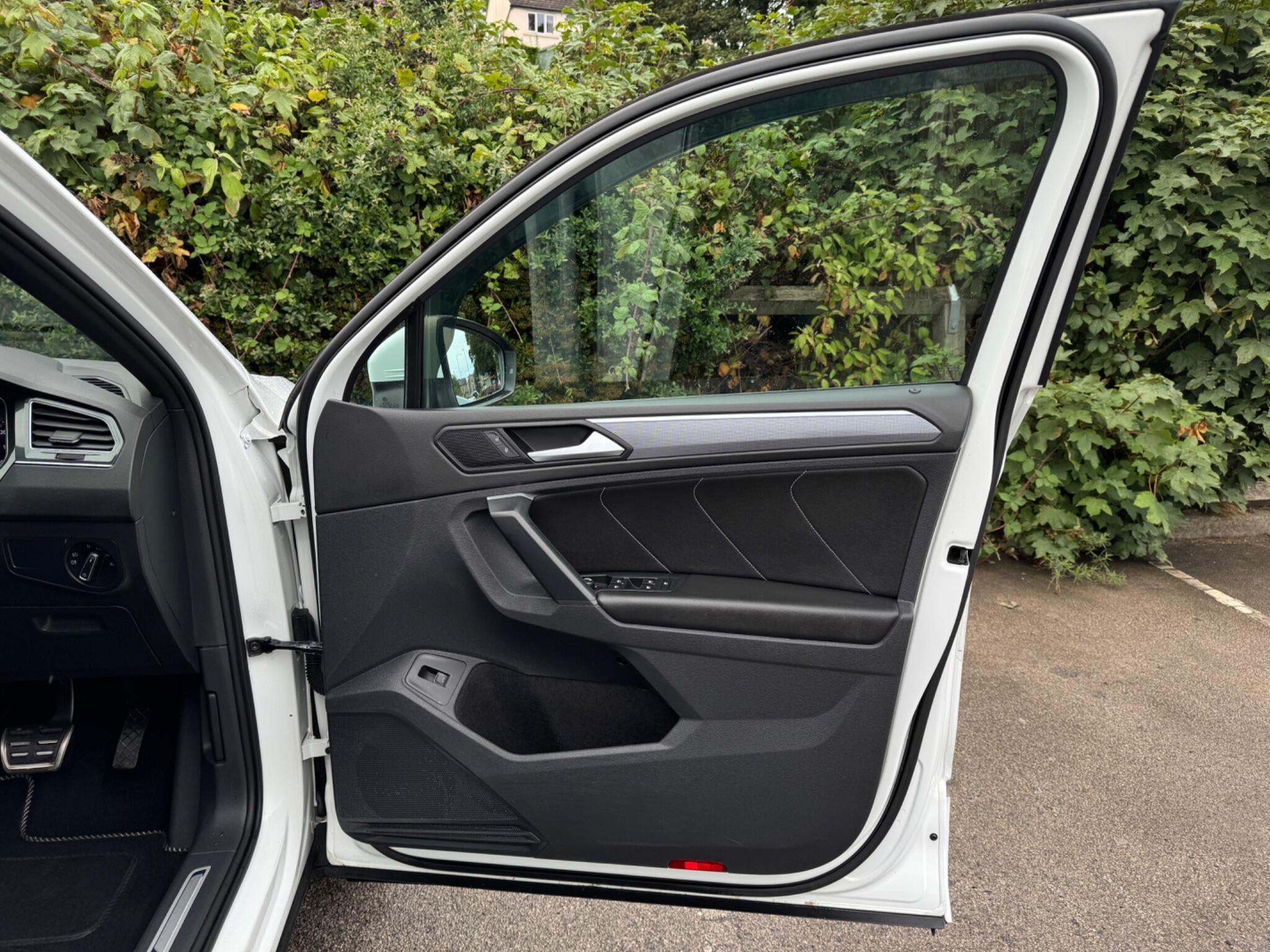 Volkswagen Tiguan view 32