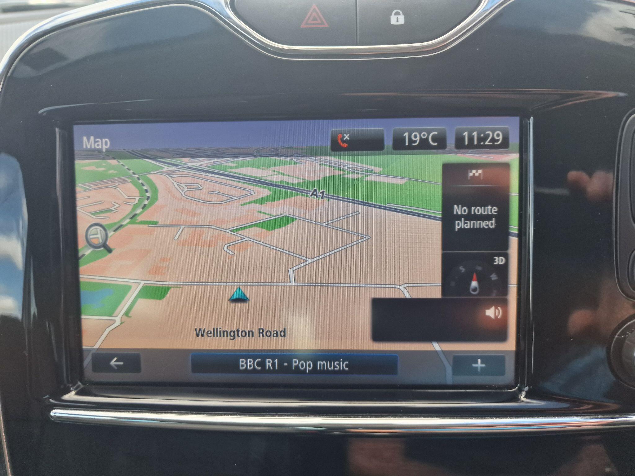 Renault Clio view 25