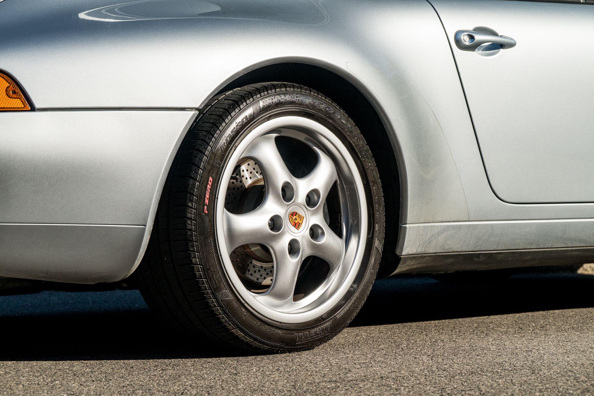 Porsche 911 view 29