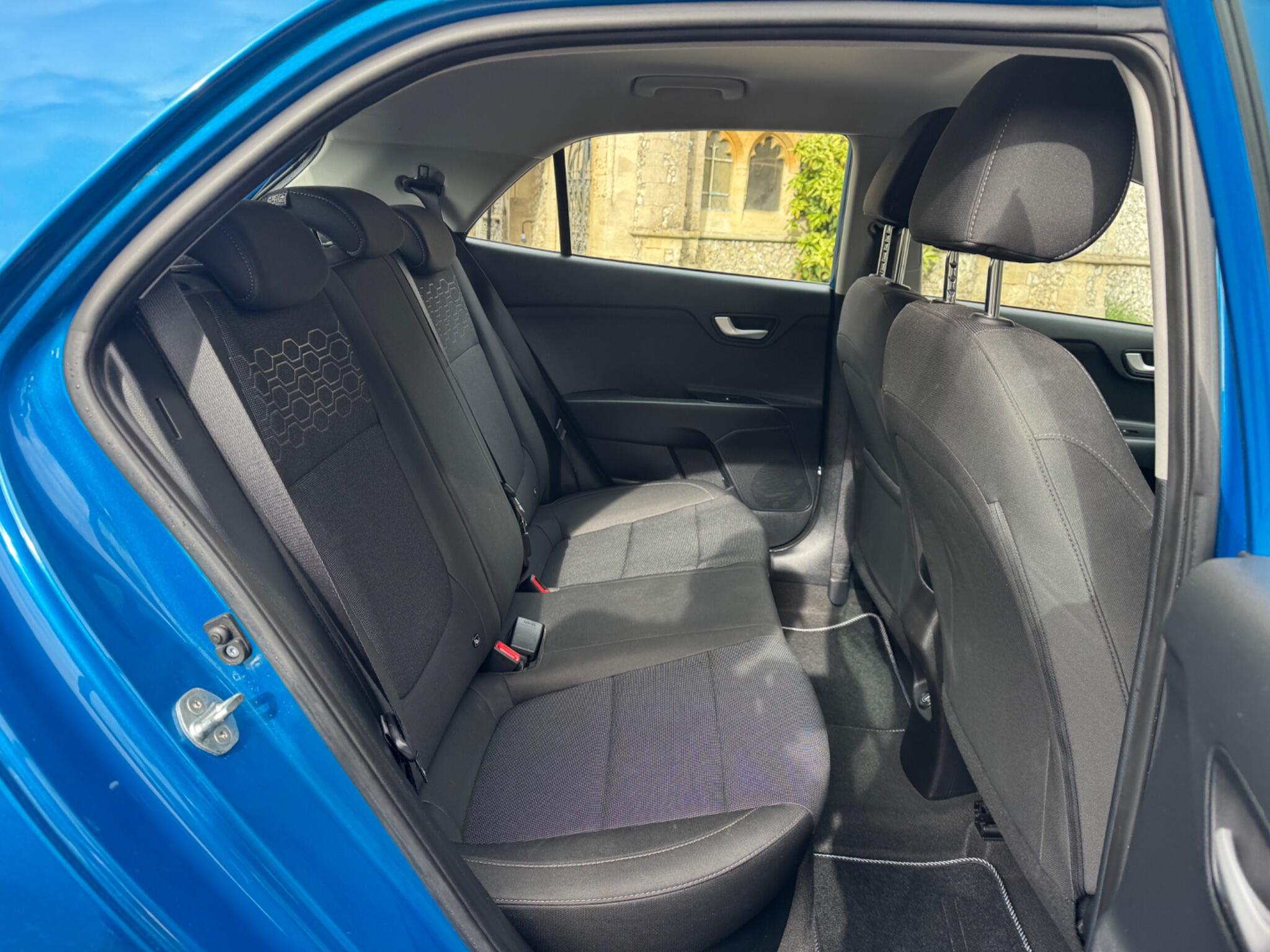 Kia Rio view 39