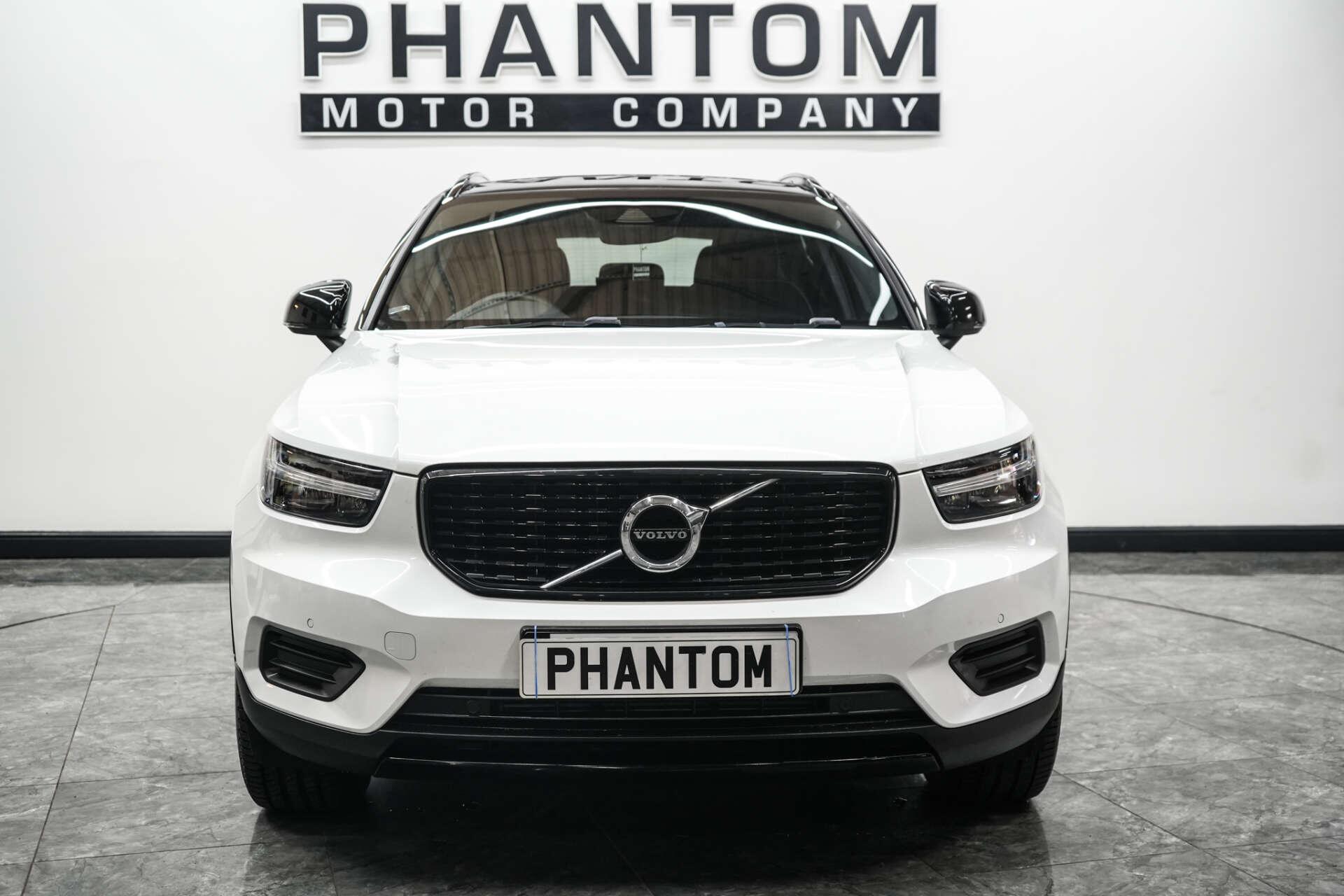 Volvo XC40 view 2