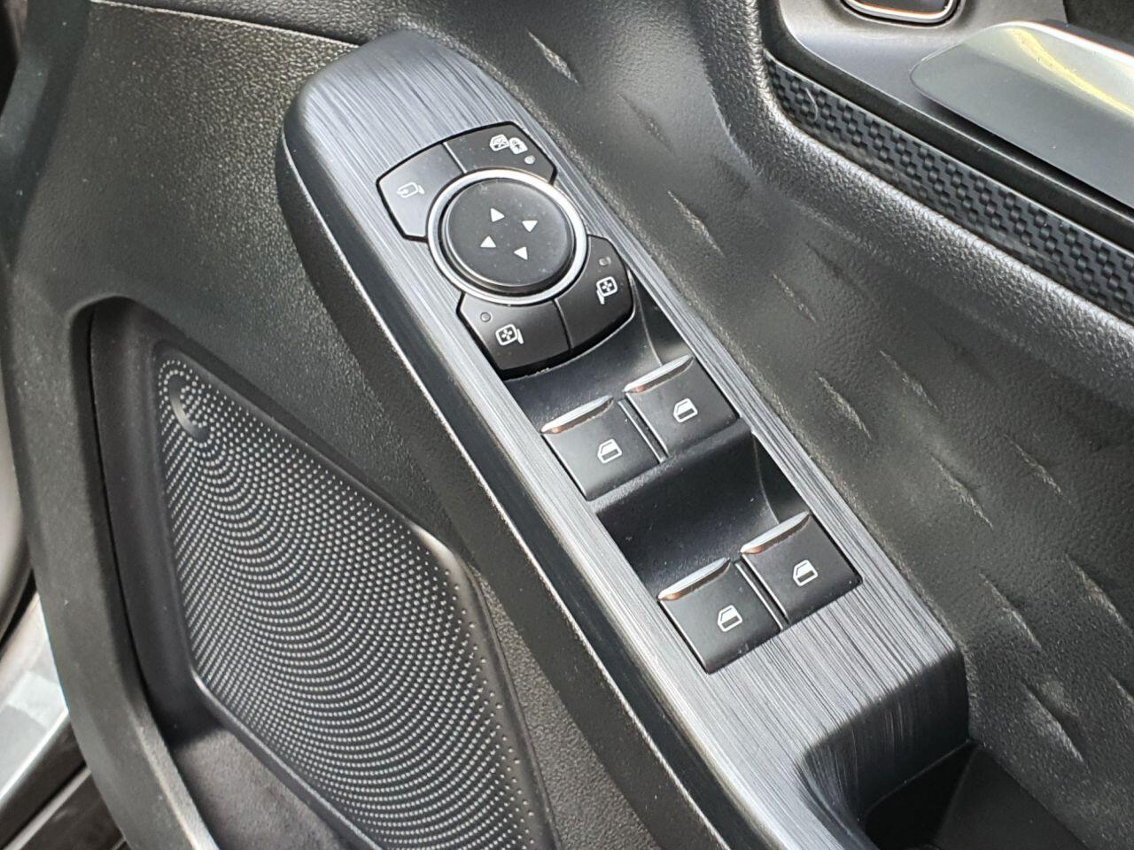 Ford Kuga view 34