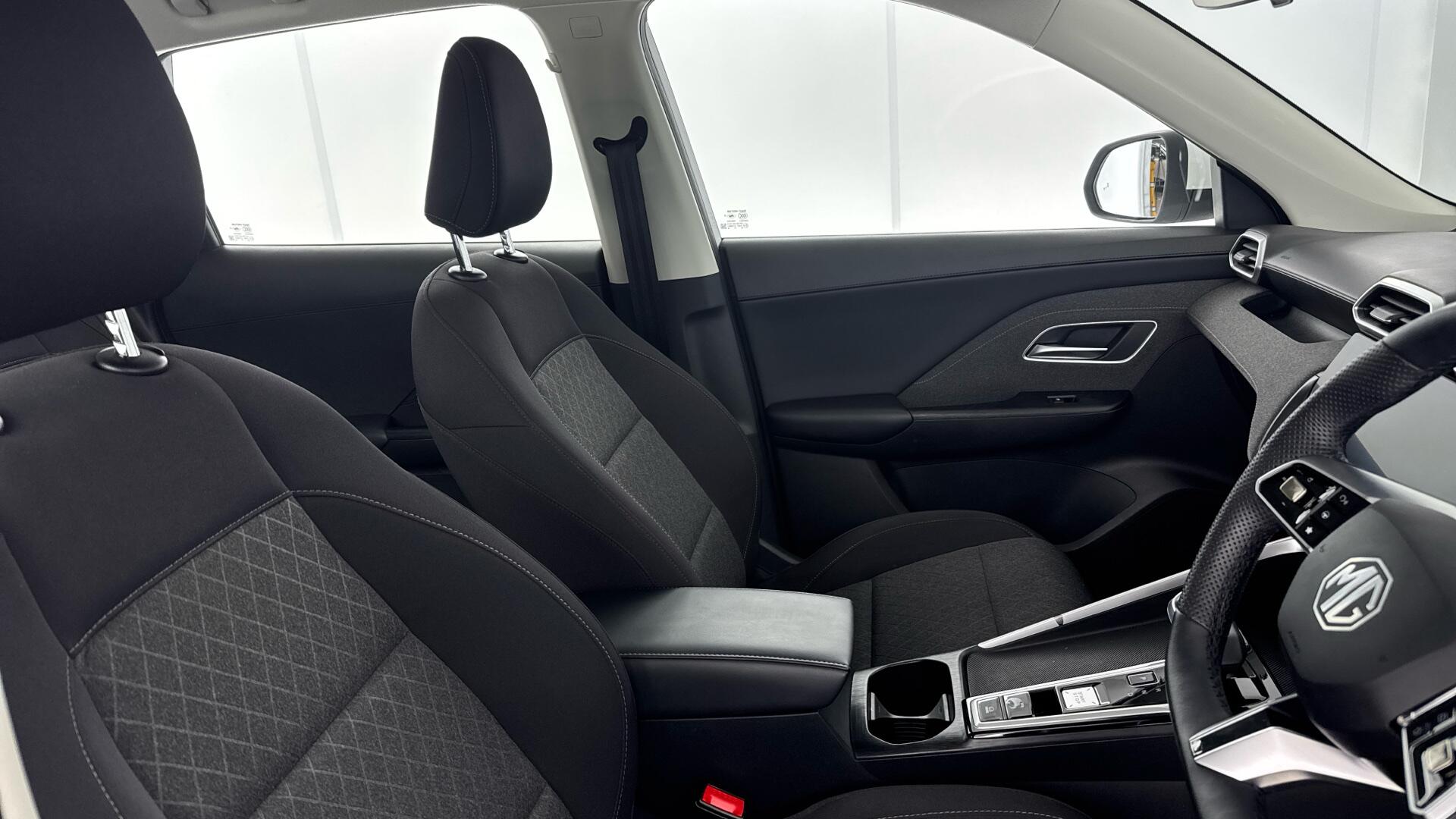 MG ZS view 16
