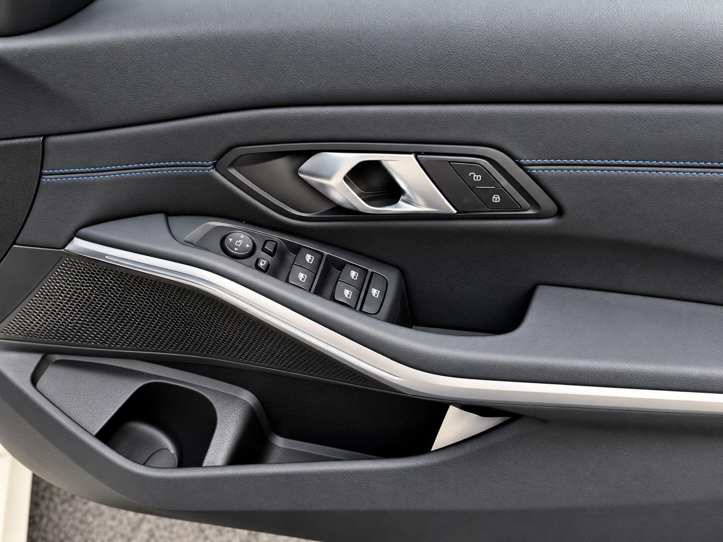 BMW 3 Series view 20