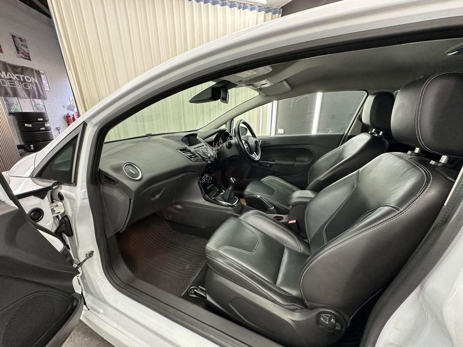 Ford Fiesta view 25