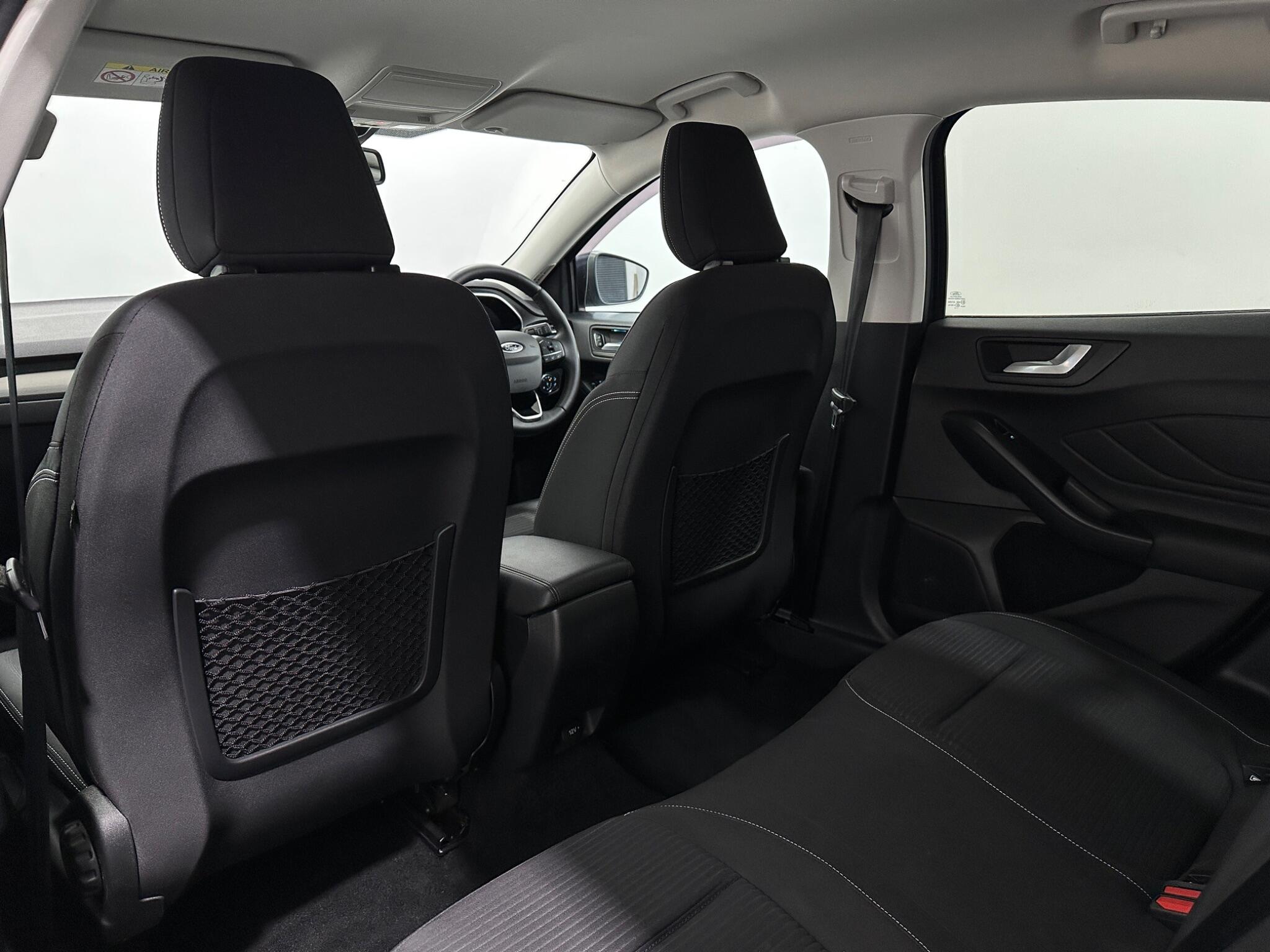Ford Focus view 37