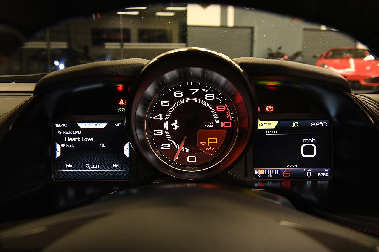 Ferrari 812 view 27