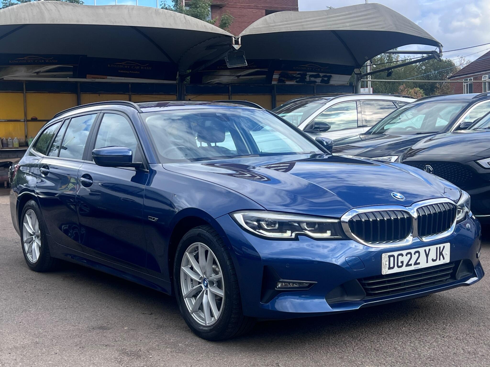 BMW 3 Series view 5
