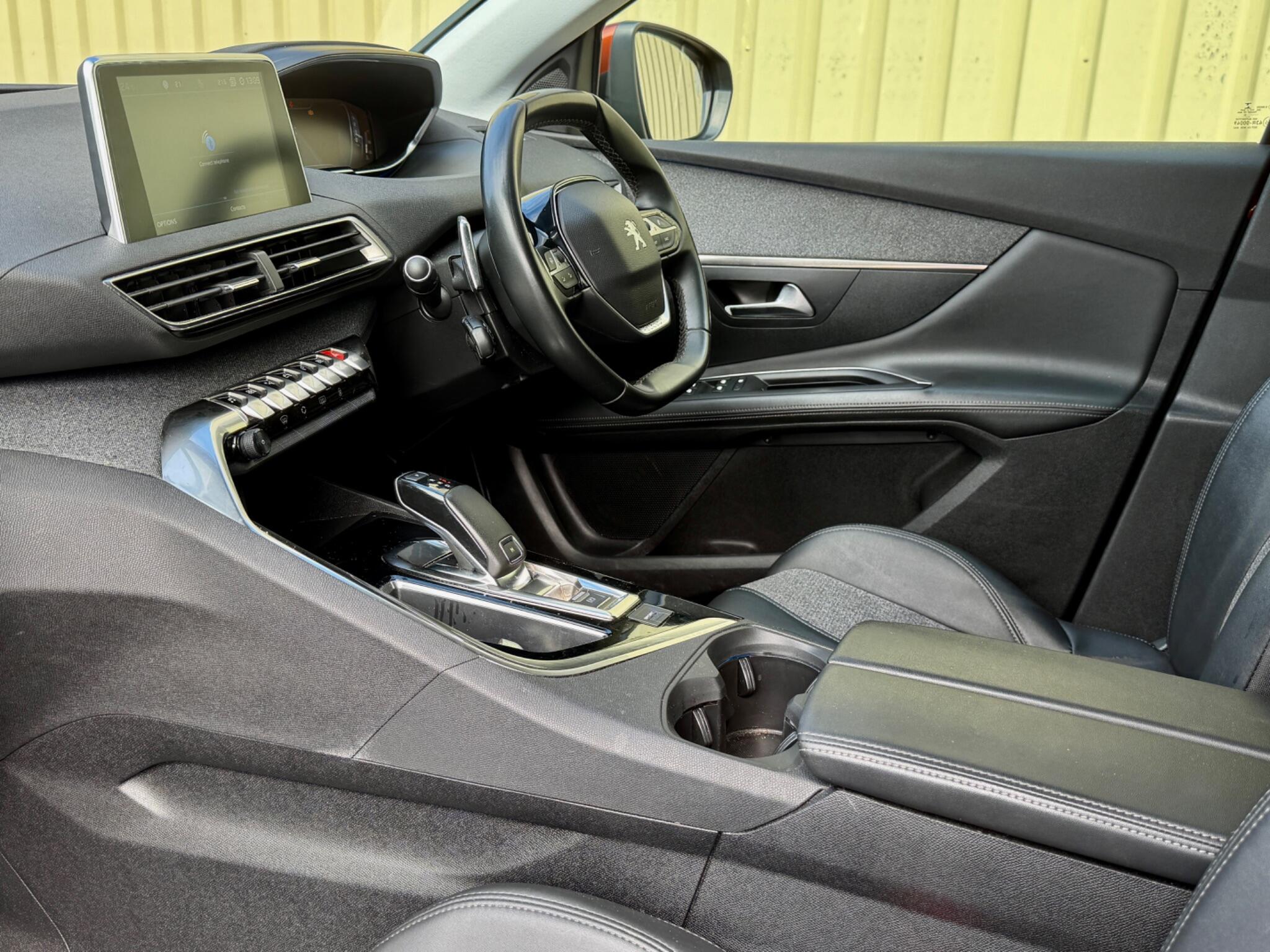 Peugeot 3008 view 12