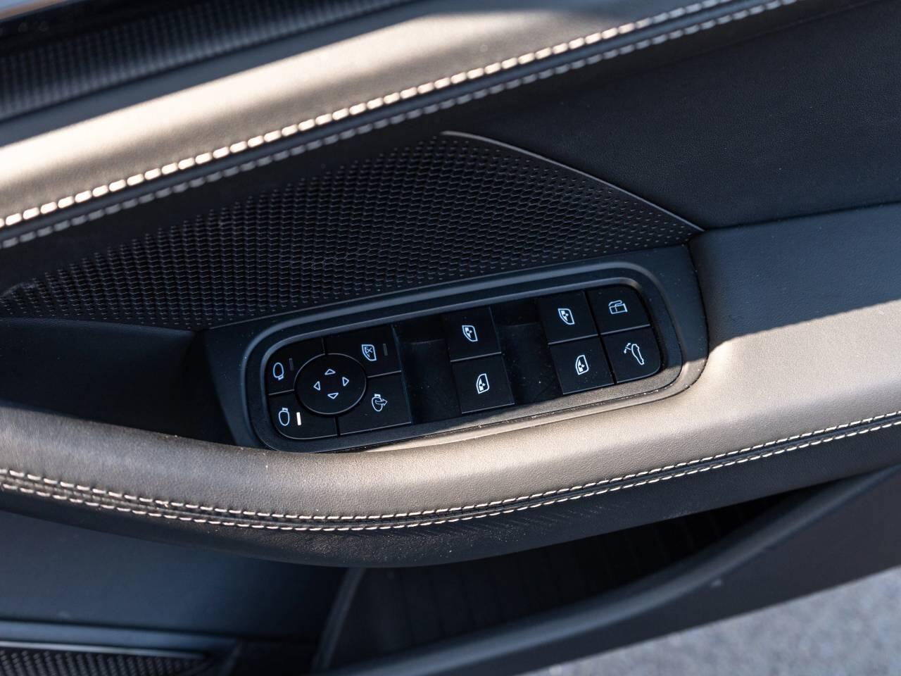 Porsche Panamera view 32