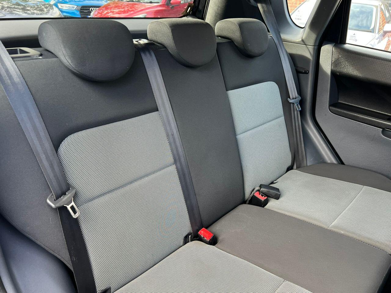 Mitsubishi Colt view 20