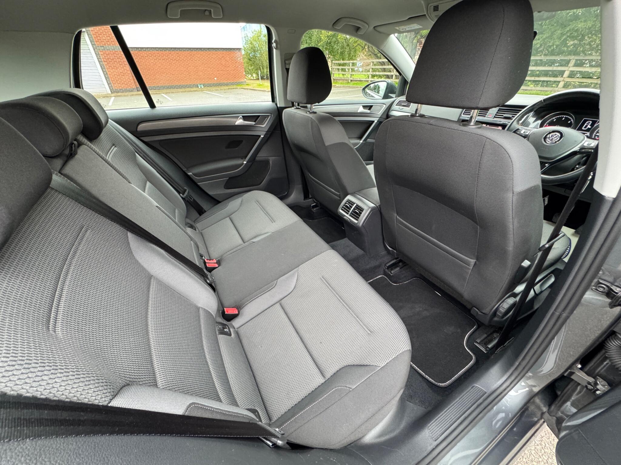 Volkswagen Golf view 26