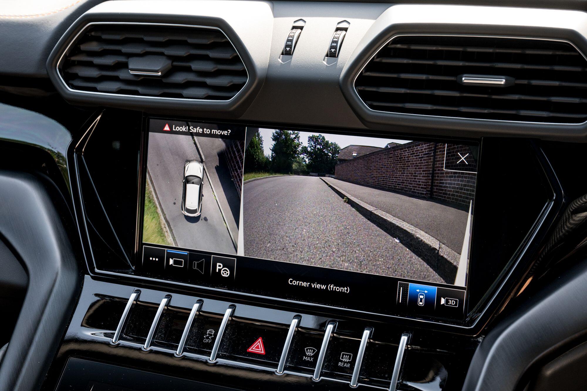 Lamborghini Urus view 61