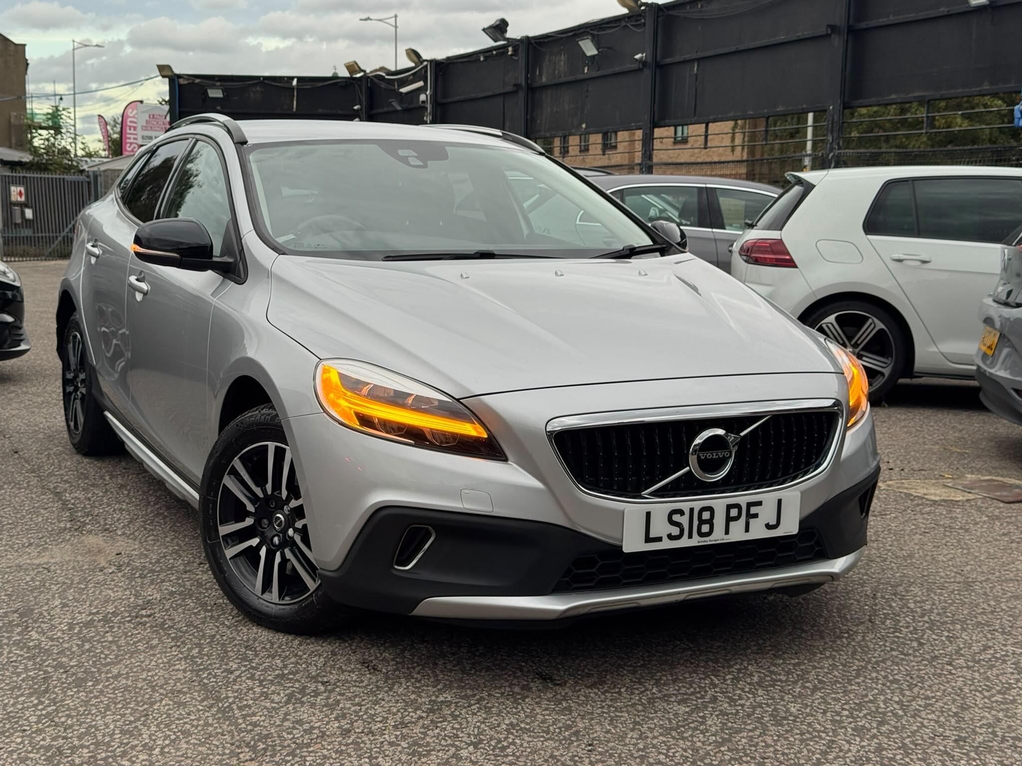 Volvo V40 Cross Country view 25