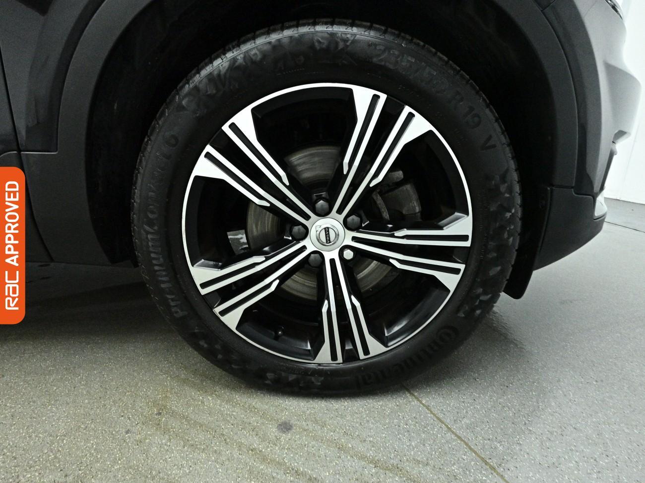 Volvo XC40 view 14