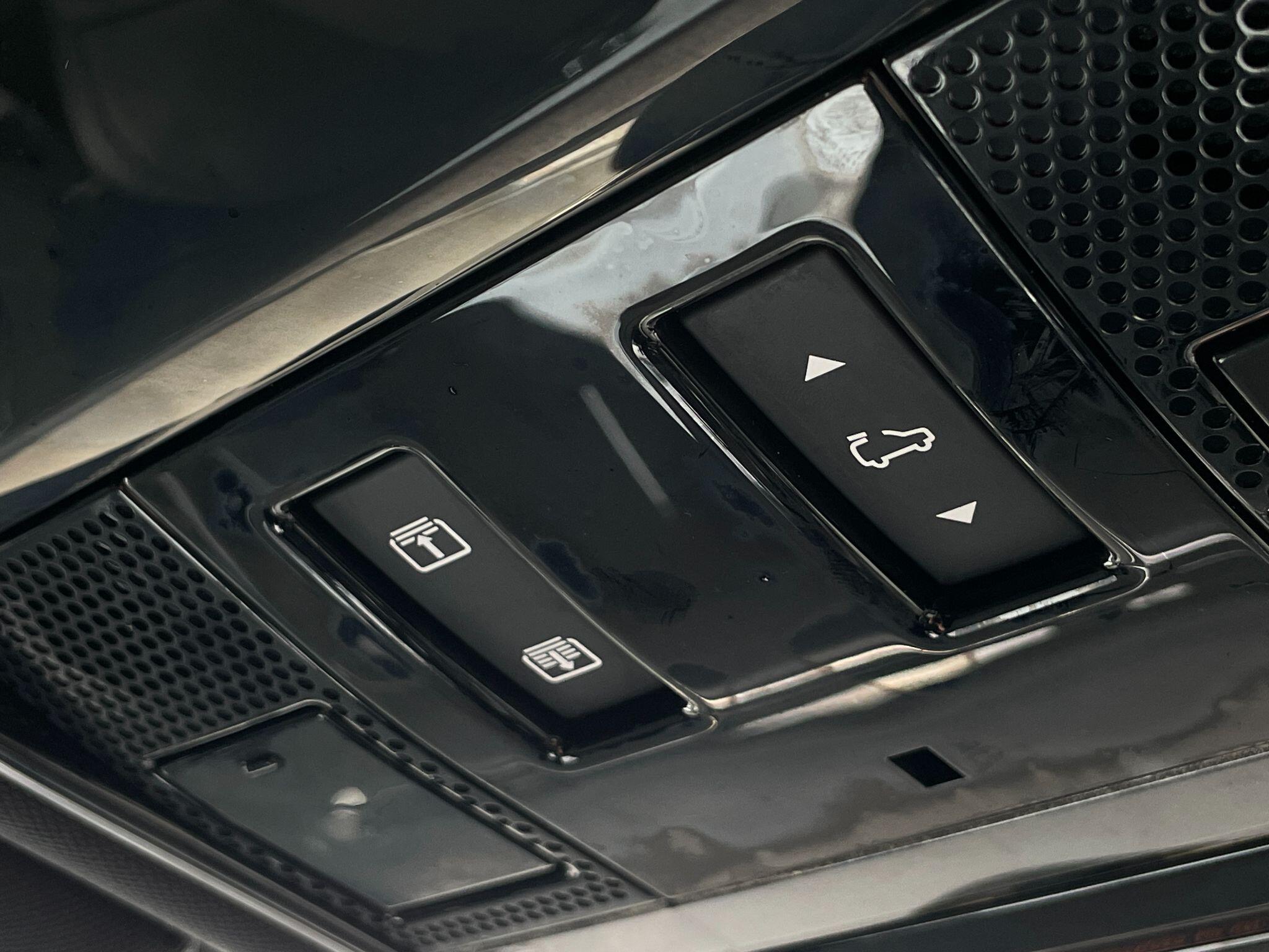 Land Rover Range Rover view 15