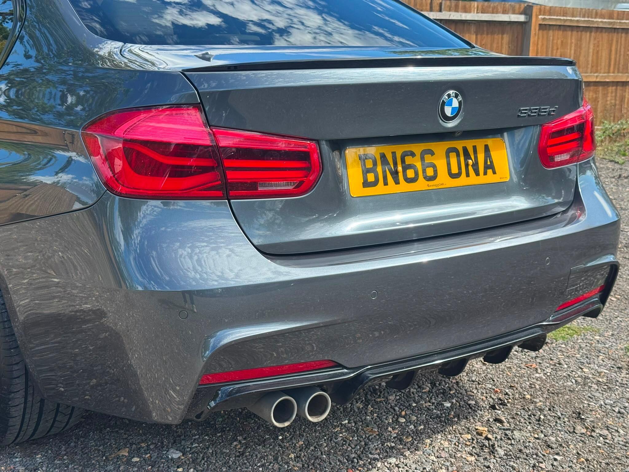 BMW 3 Series view 9