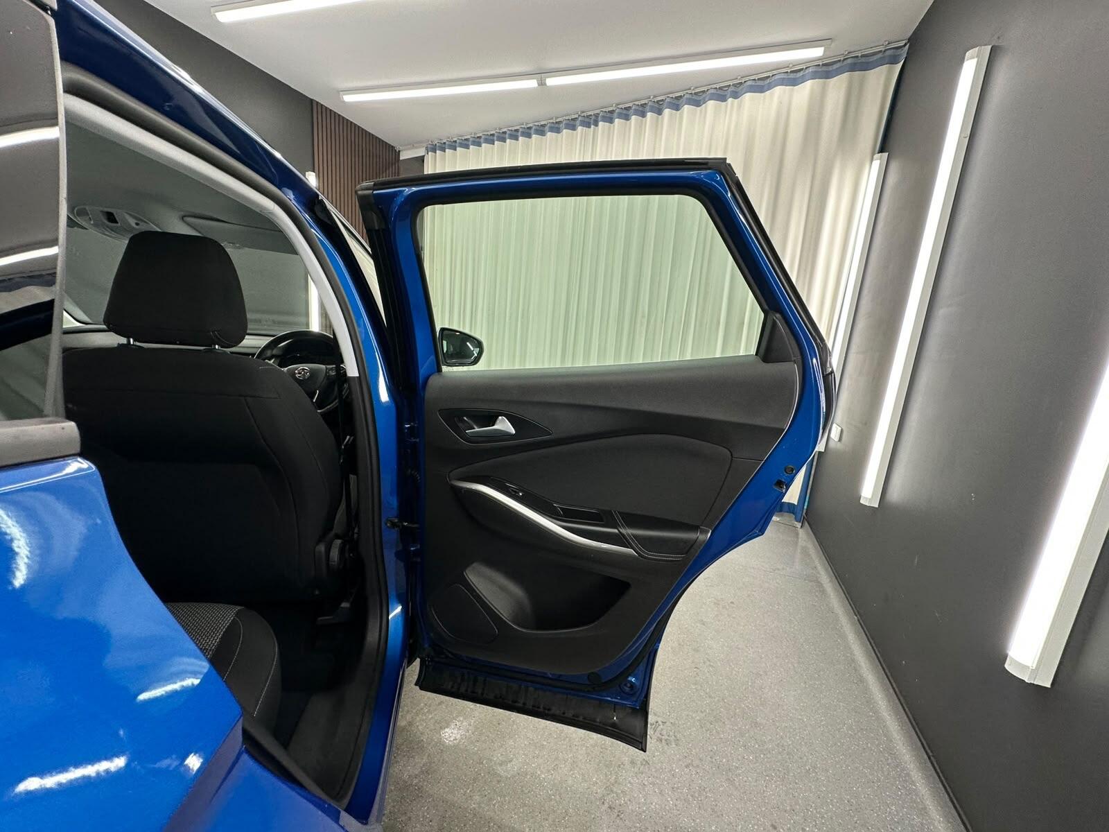 Vauxhall Grandland X view 23