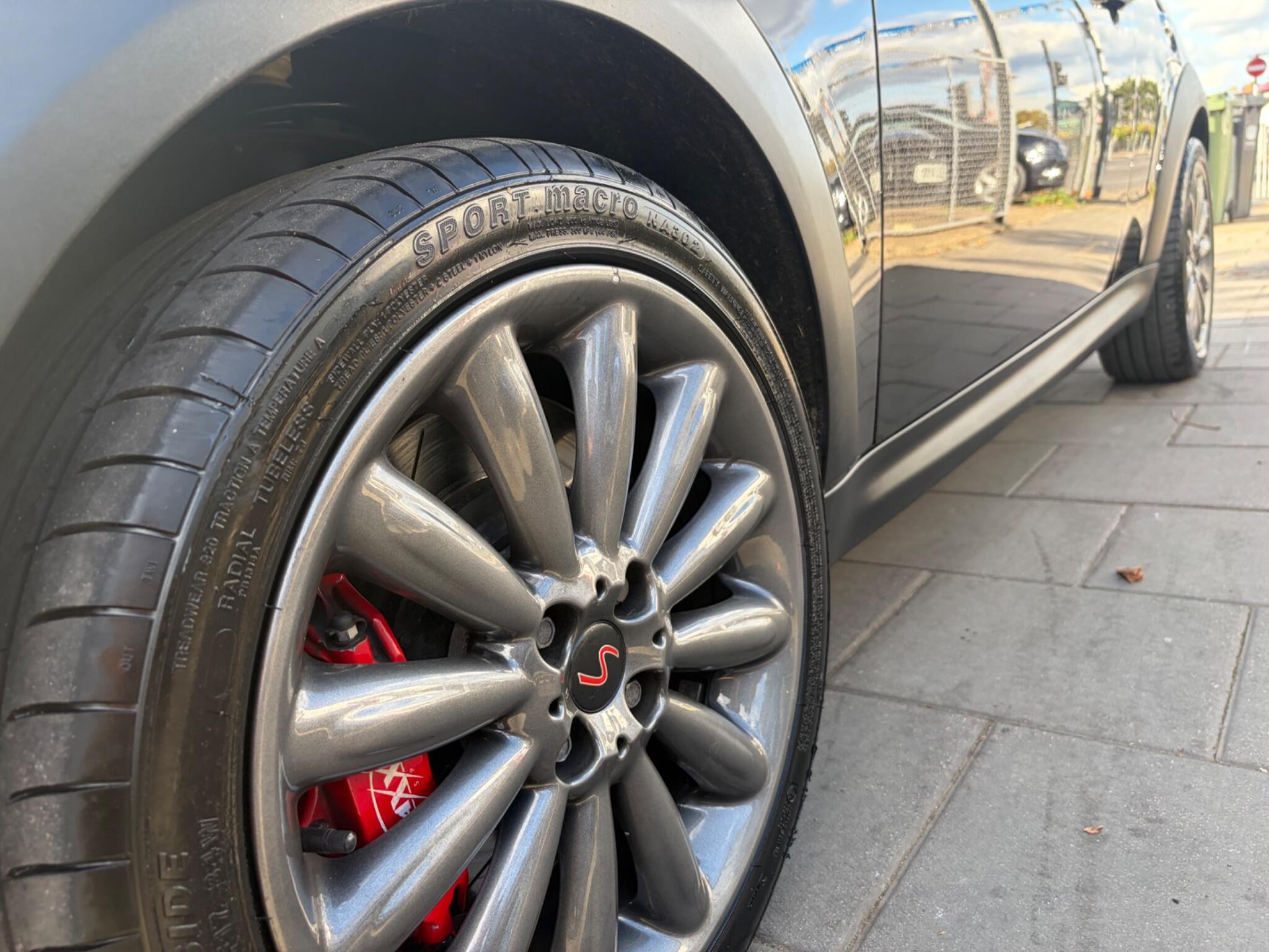 Mini Hatch view 13