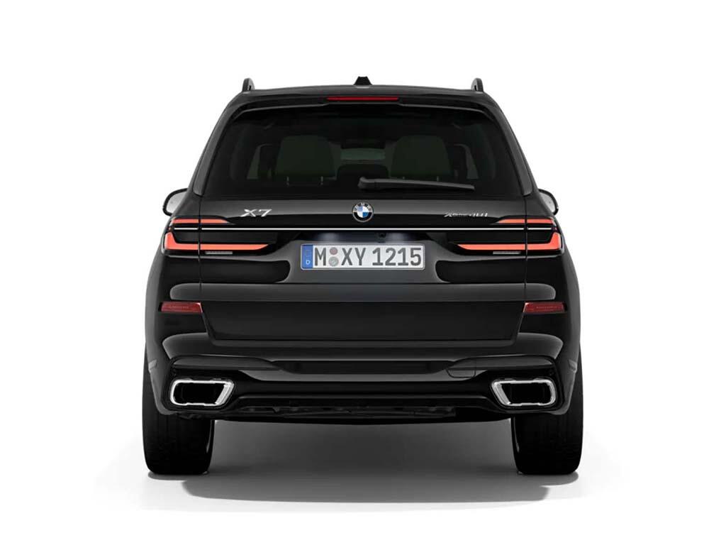 BMW X7 view 4