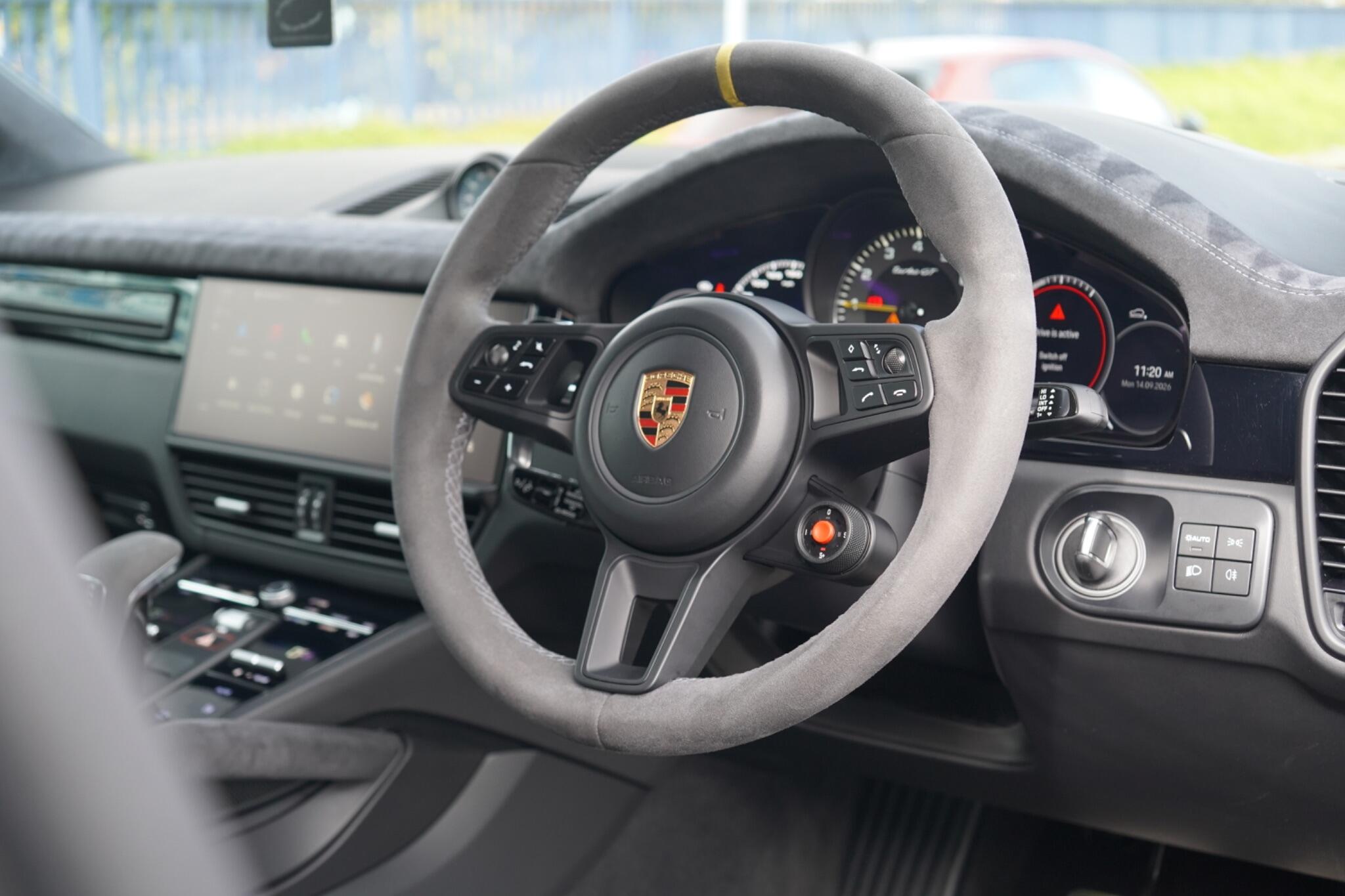 Porsche Cayenne view 24
