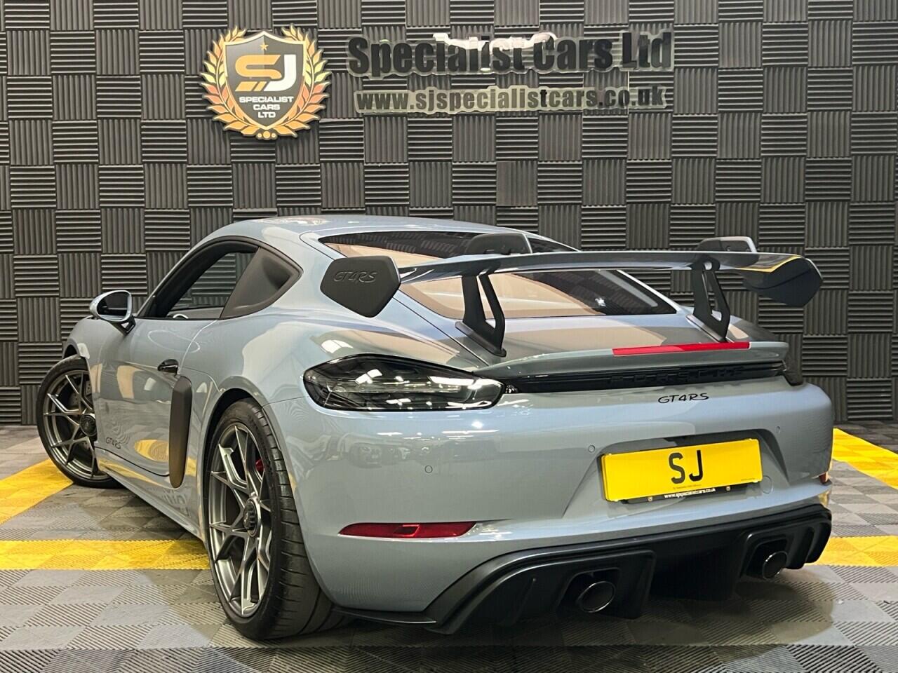 Porsche 718 Cayman view 32