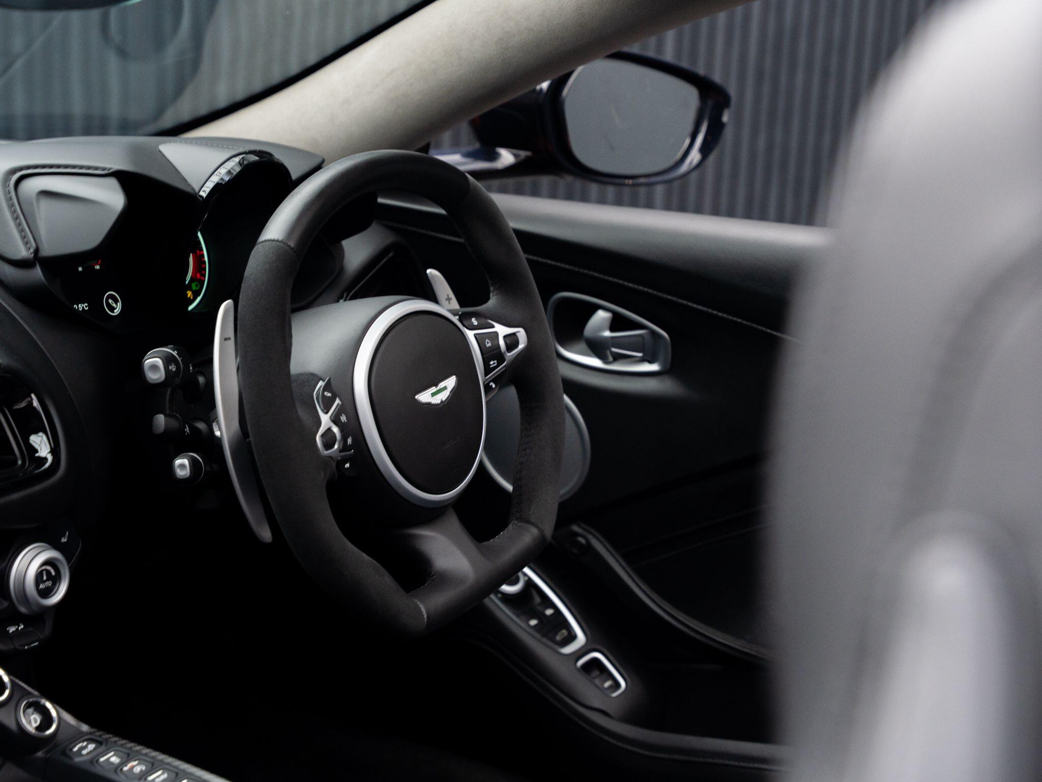 Aston Martin Vantage view 37