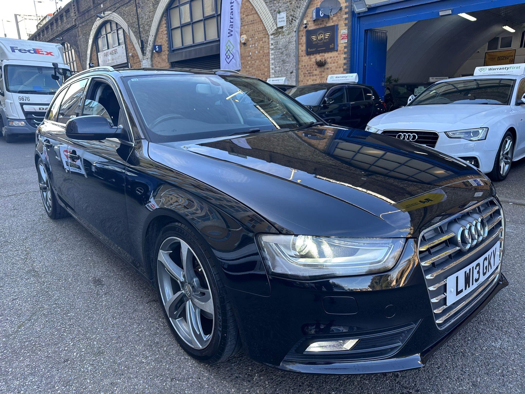 Audi A4 Avant view 5