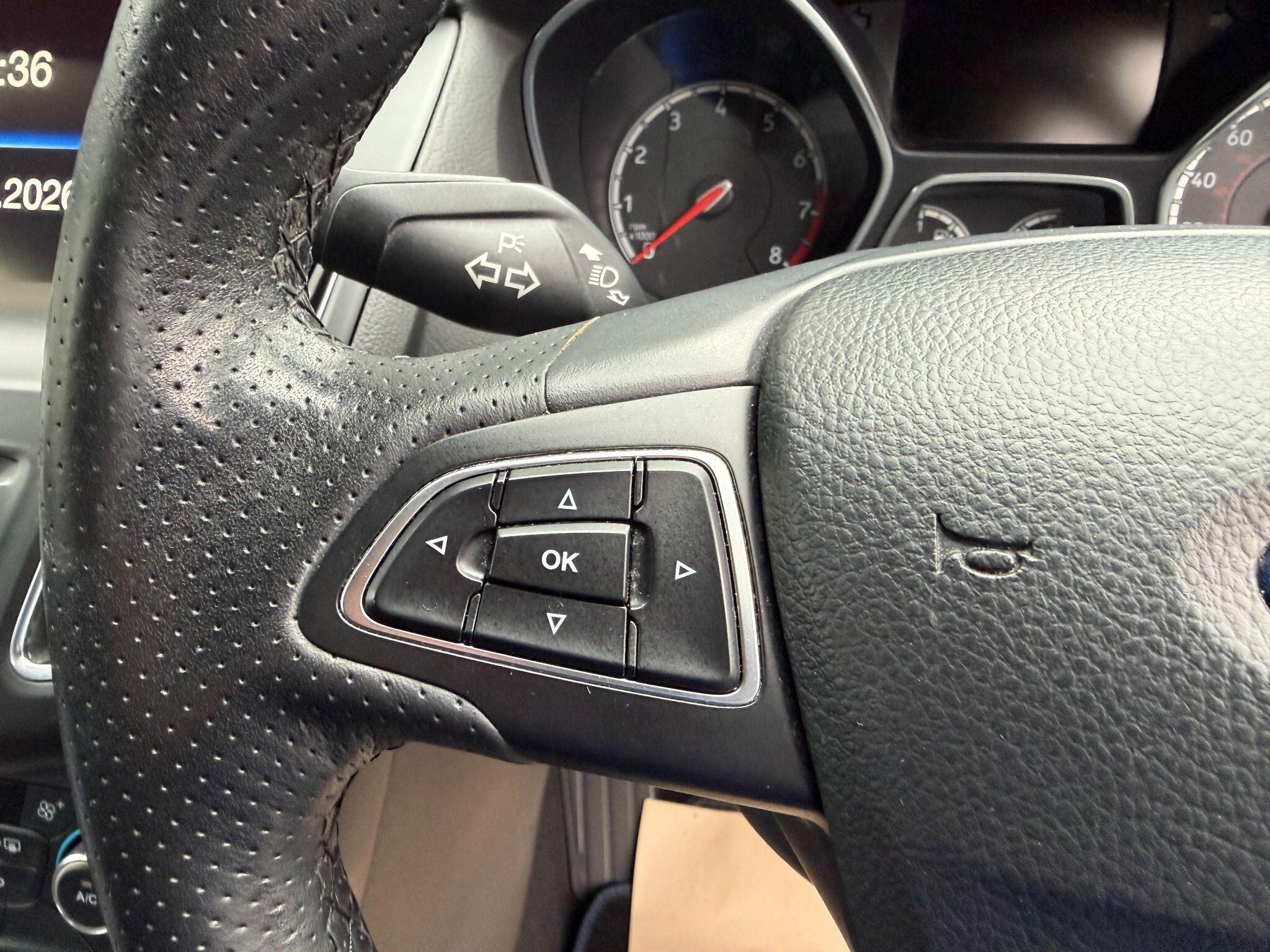 Ford Focus view 33