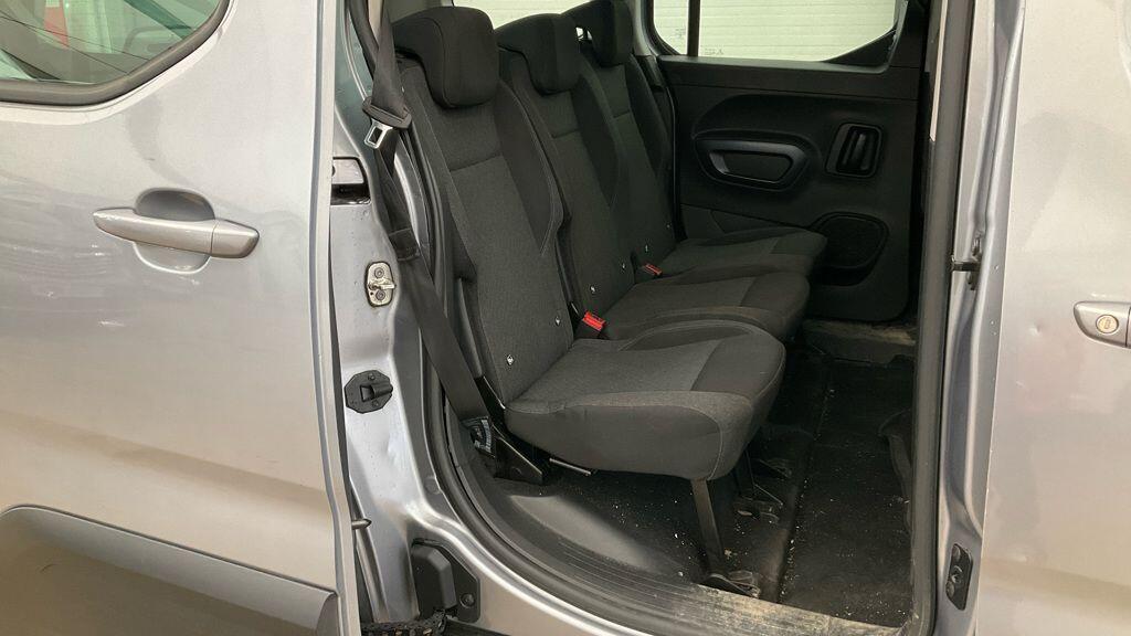Peugeot Rifter view 12