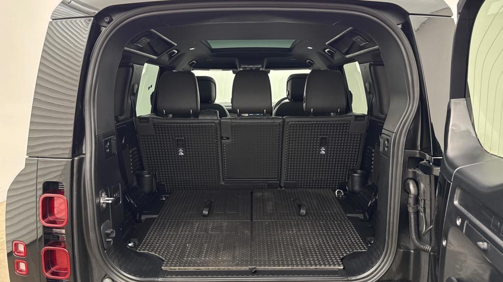 Land Rover Defender view 10