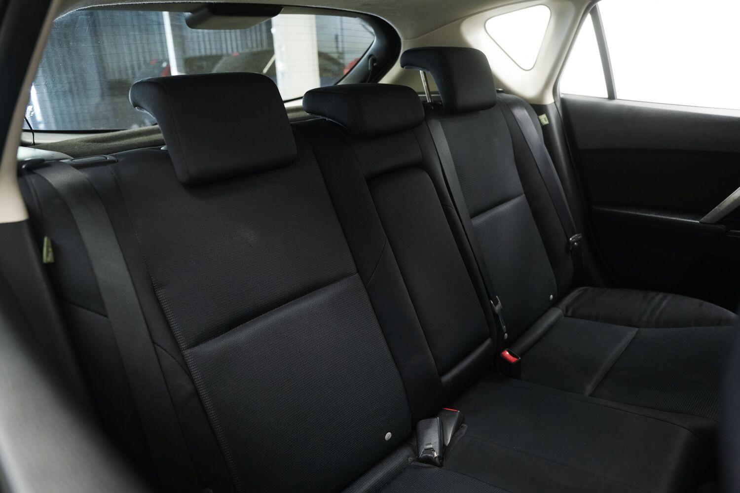 Mazda Mazda3 view 14