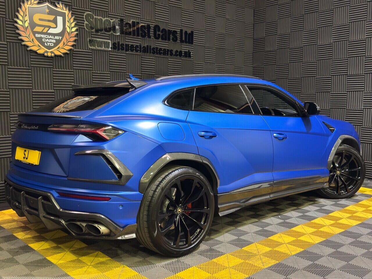 Lamborghini Urus view 18