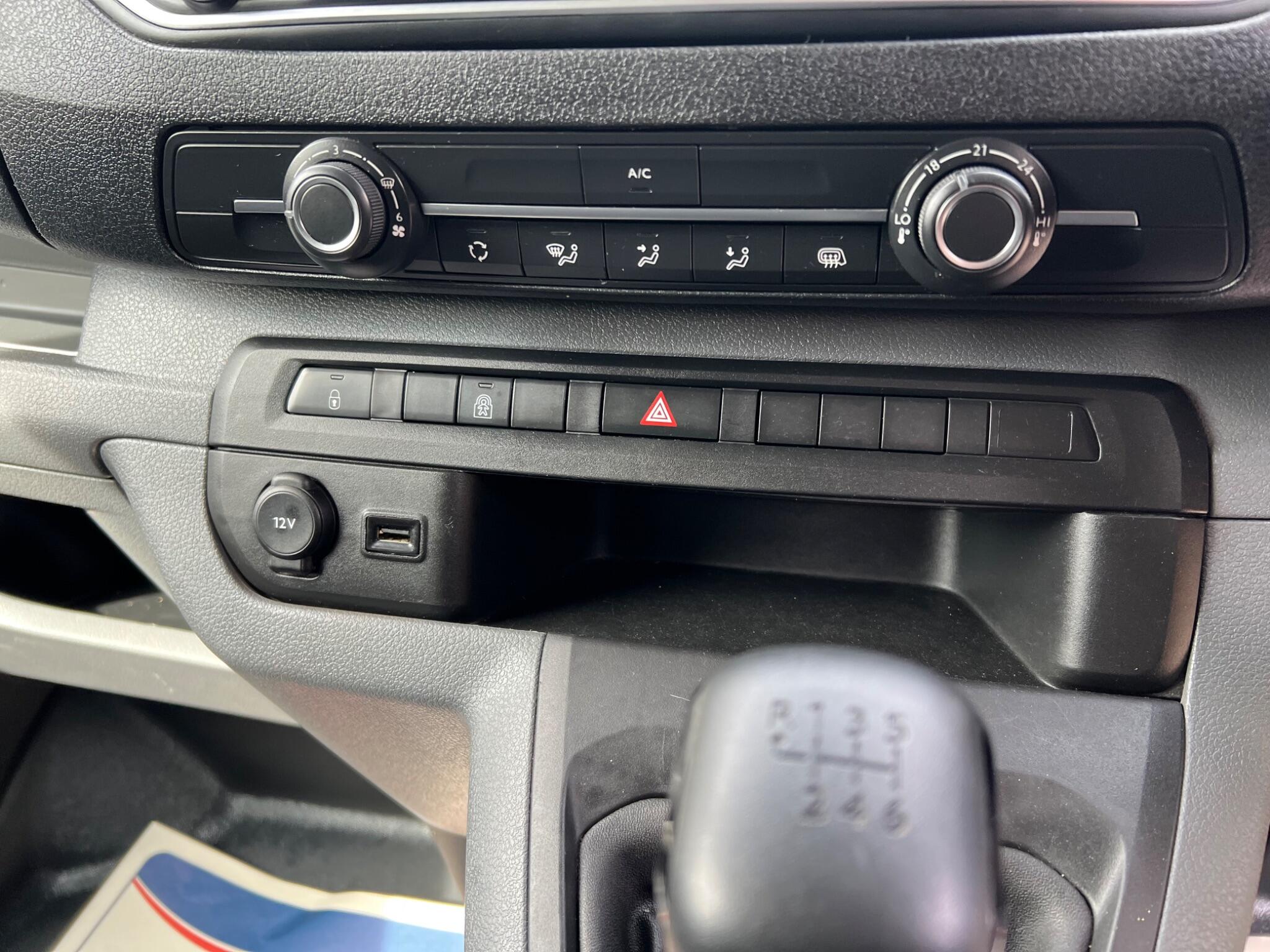 Peugeot Expert view 25