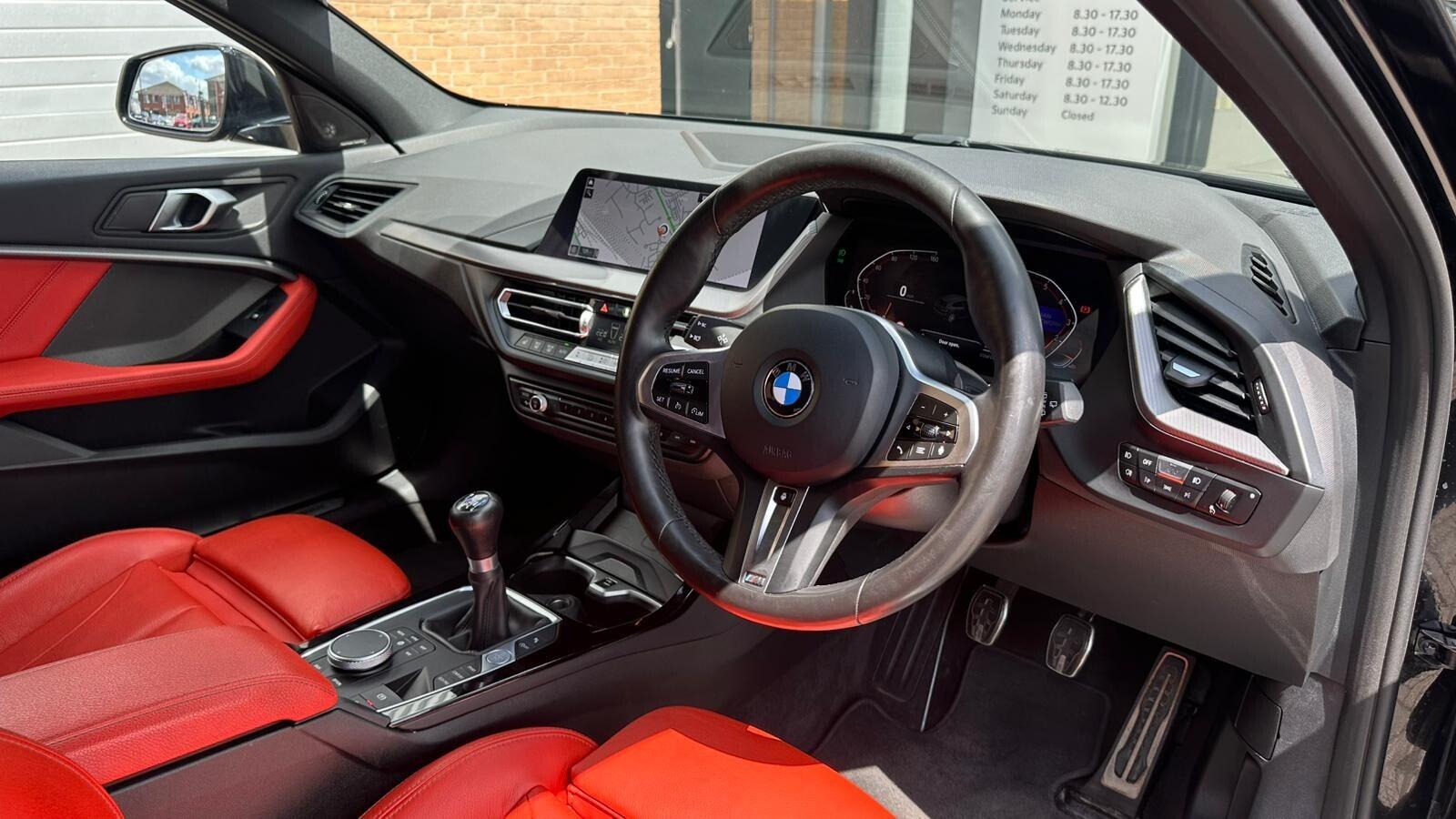 BMW 1 Series view 27