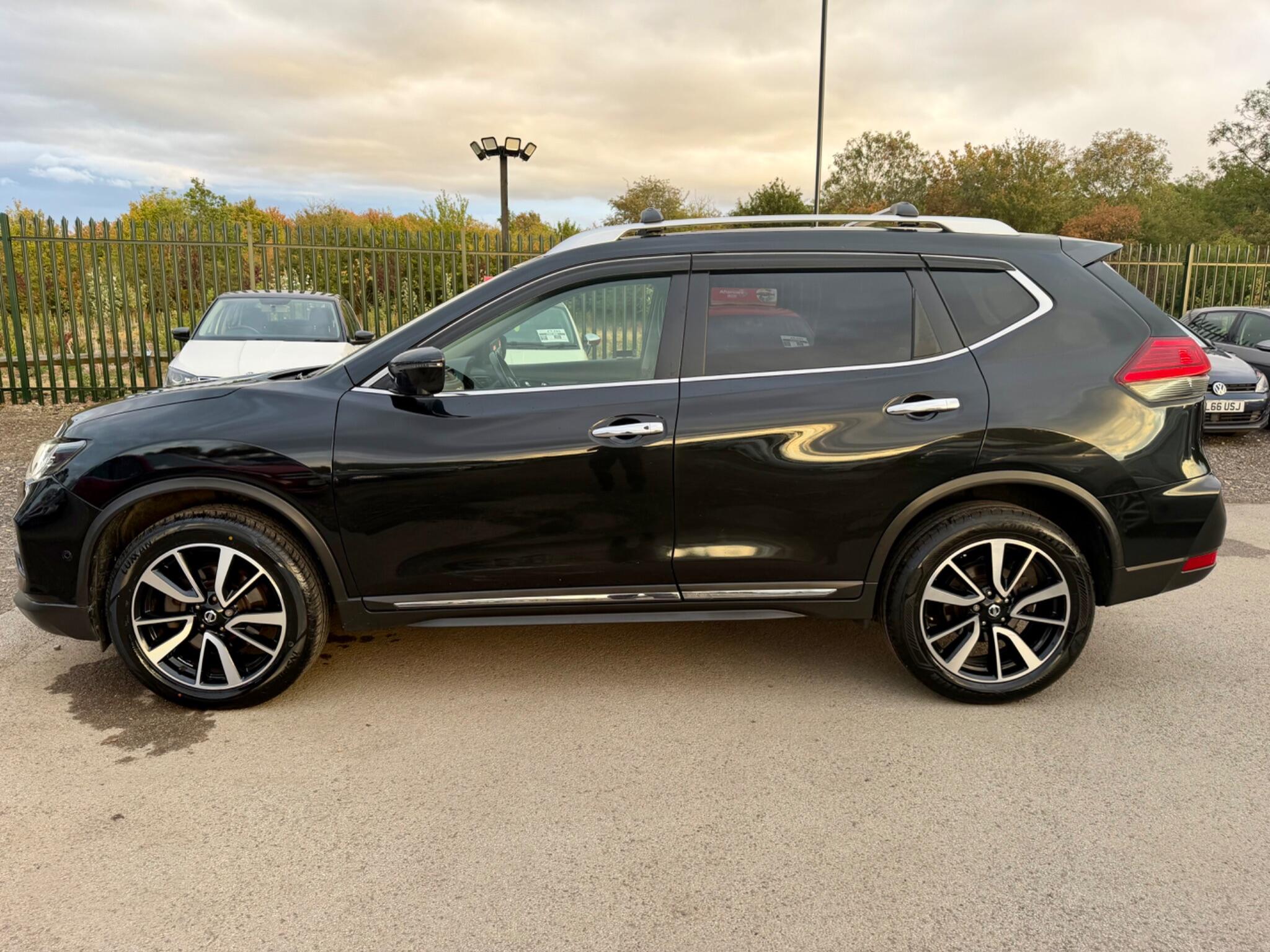 Nissan X-Trail view 13