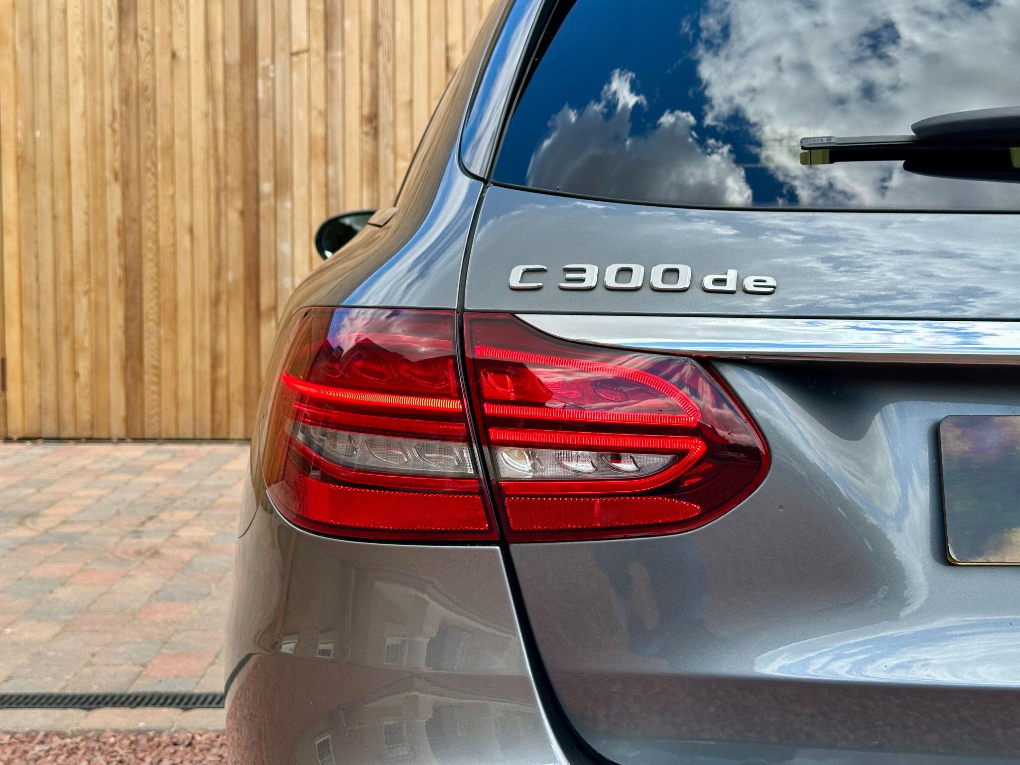 Mercedes-Benz C Class view 23