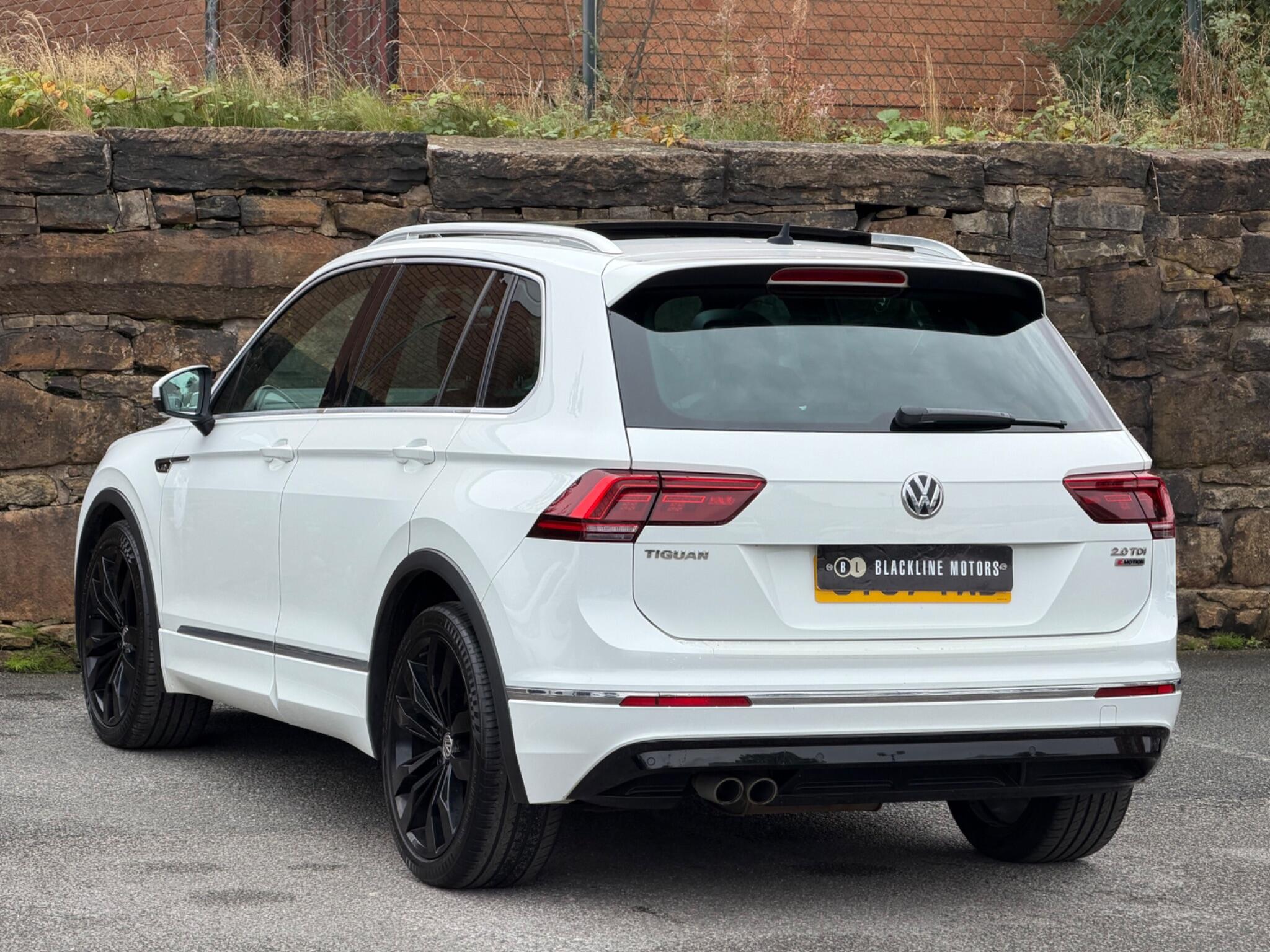 Volkswagen Tiguan view 5