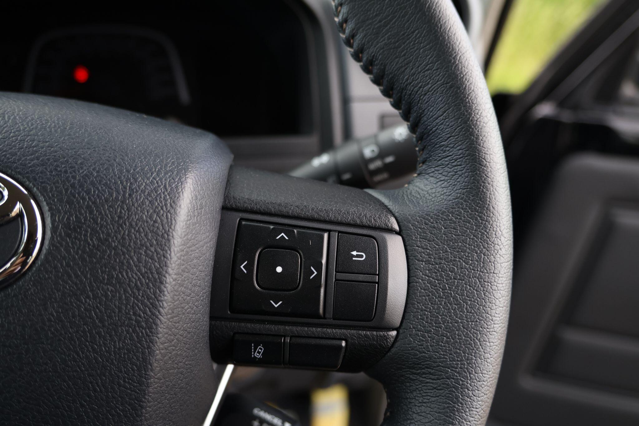 Toyota Land Cruiser view 45