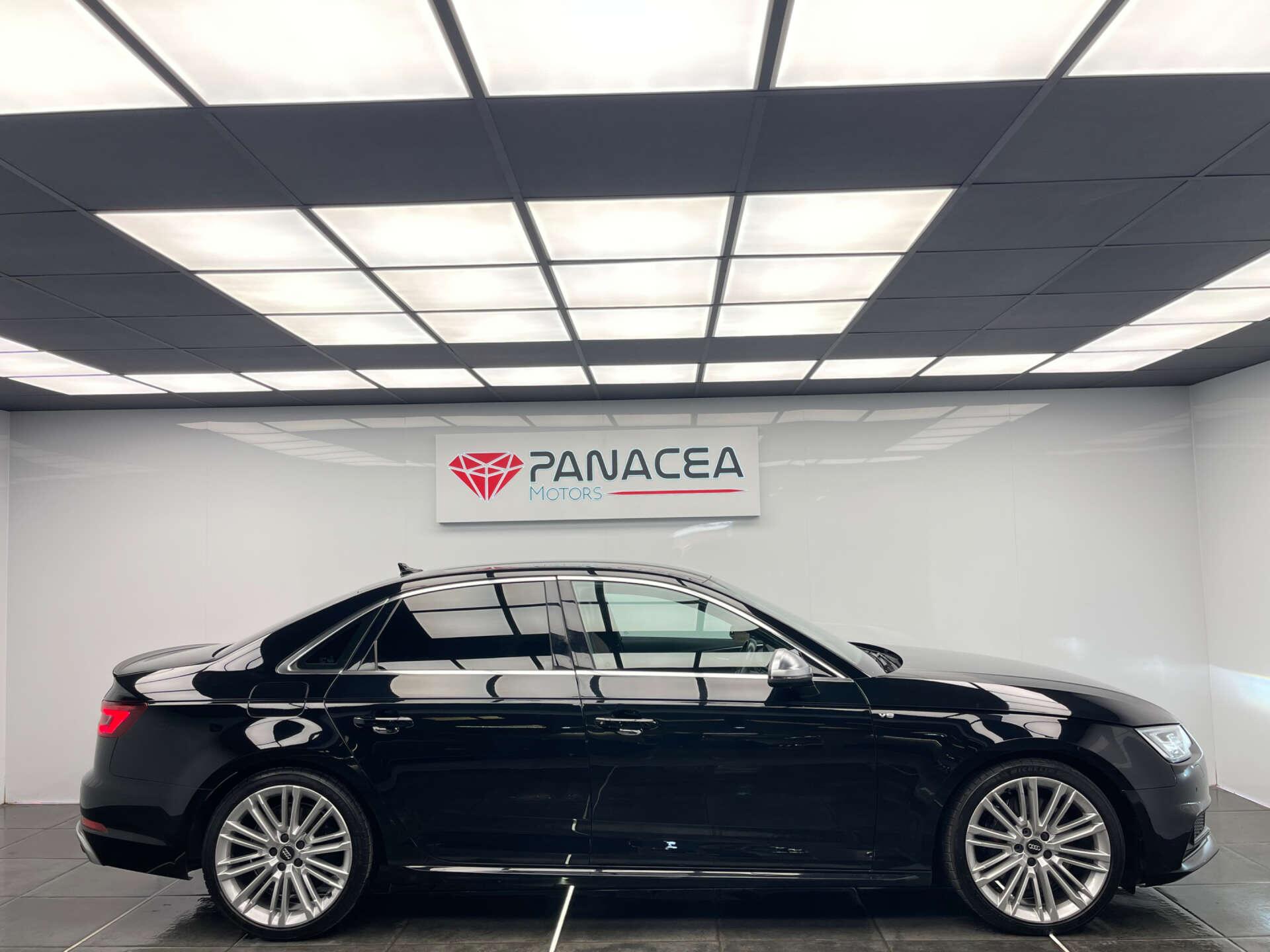 Audi S4 view 4