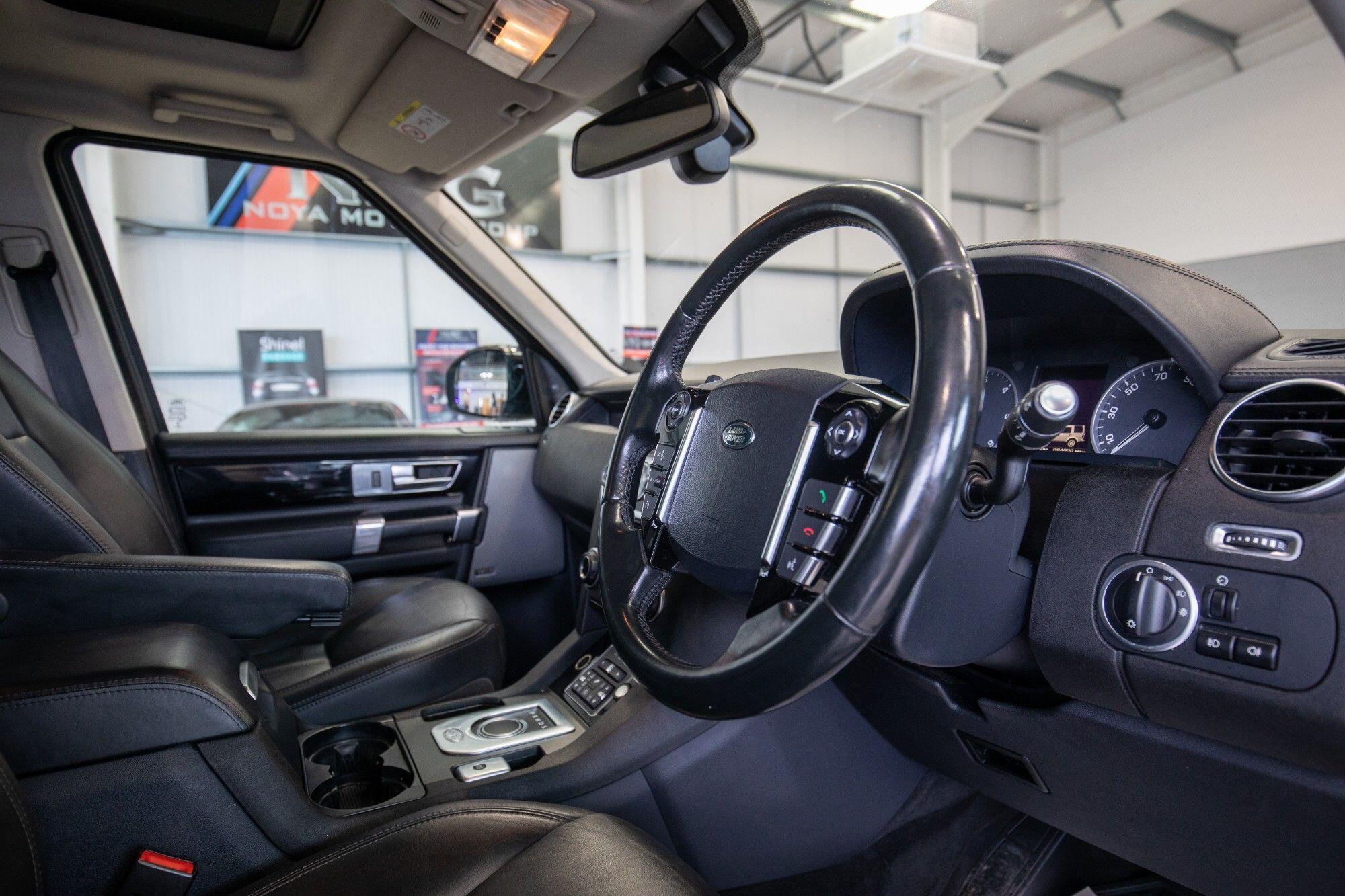 Land Rover Discovery view 17