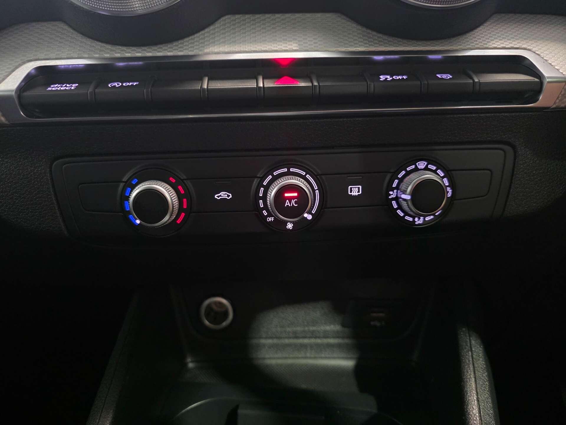 Audi Q2 view 26