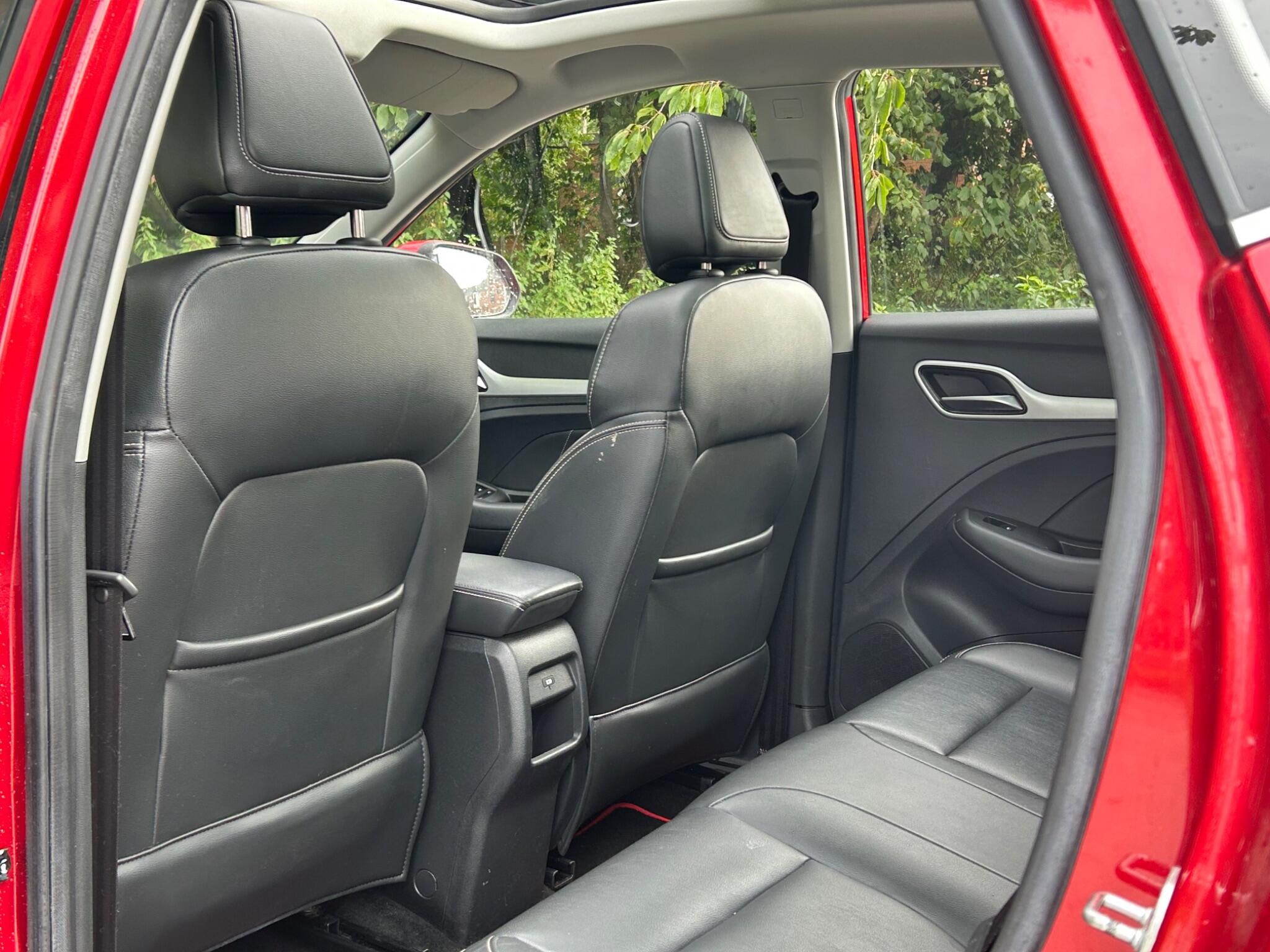 MG ZS view 23