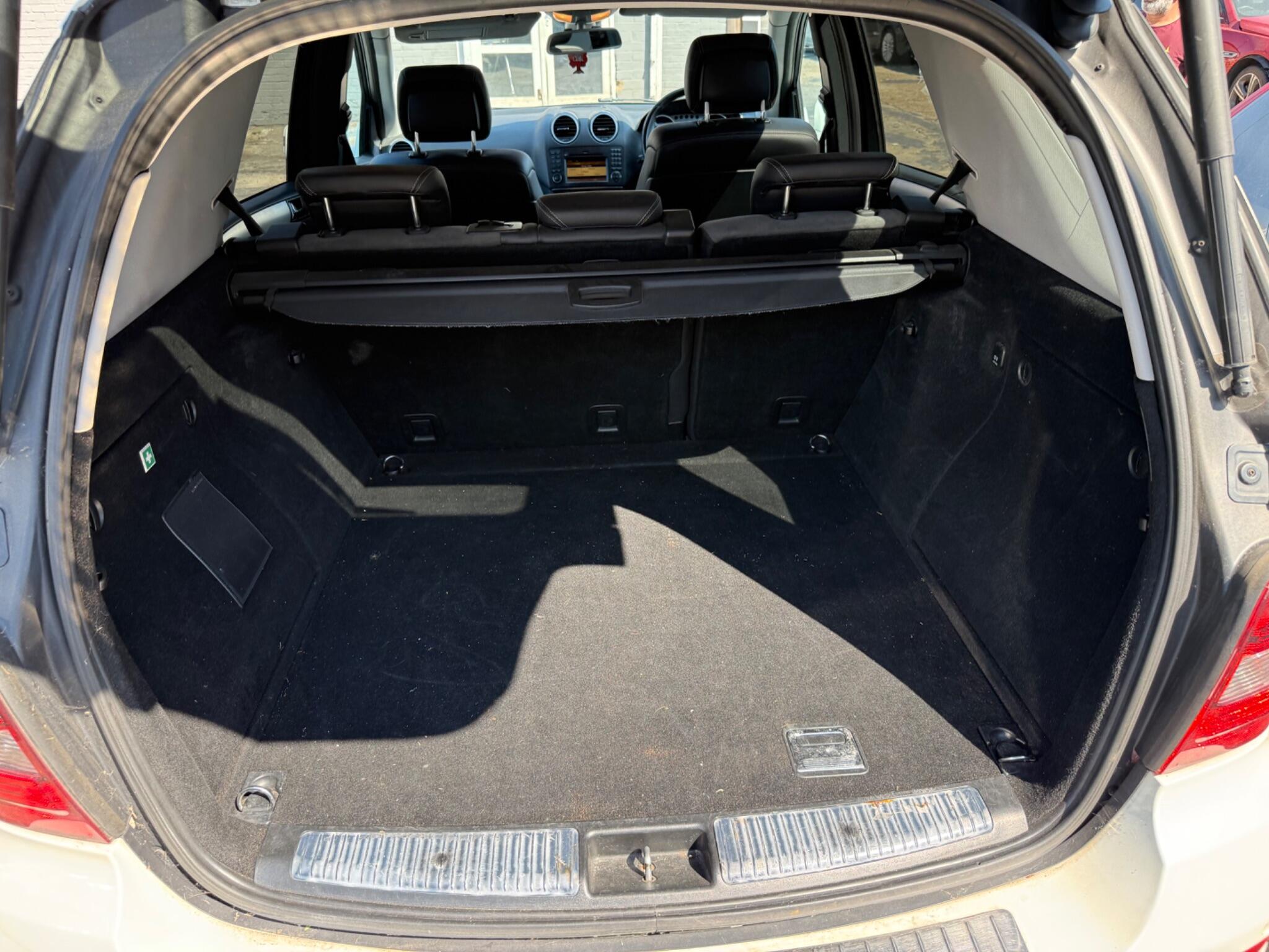 Mercedes-Benz M Class view 15