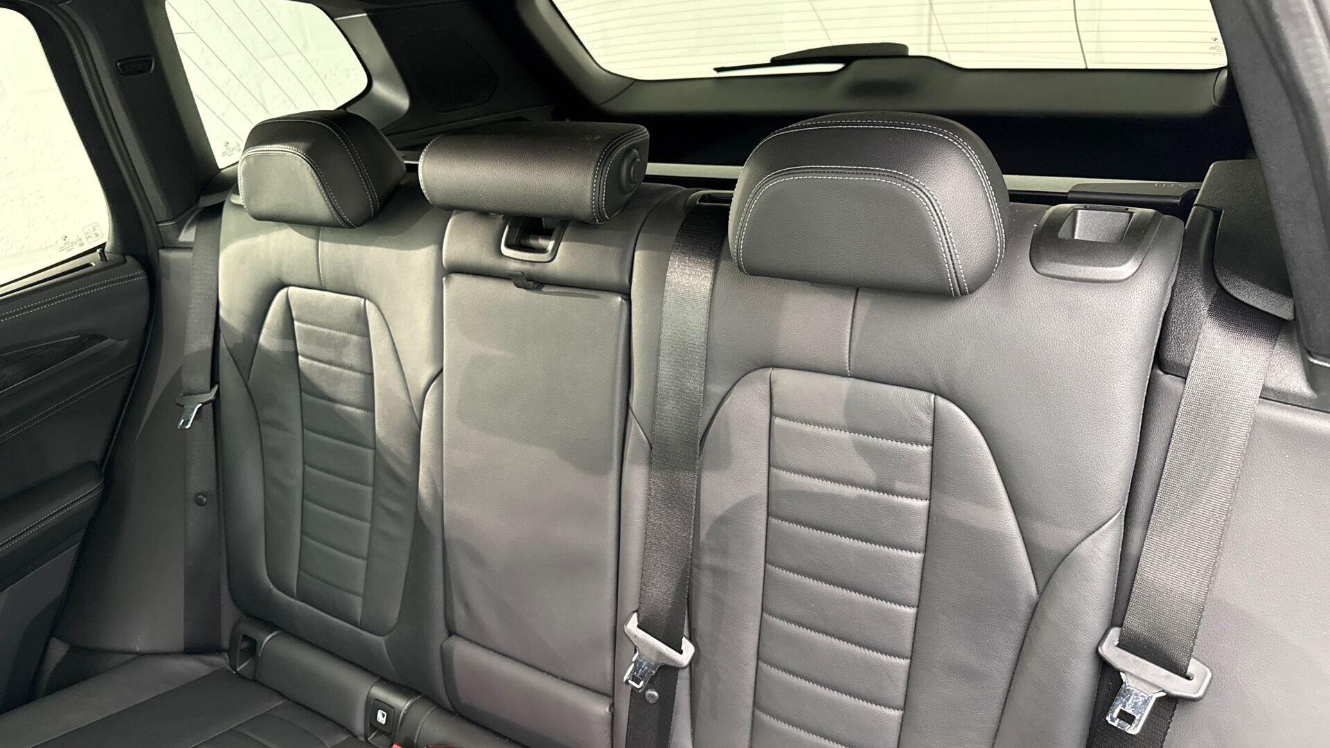 BMW X3 view 12
