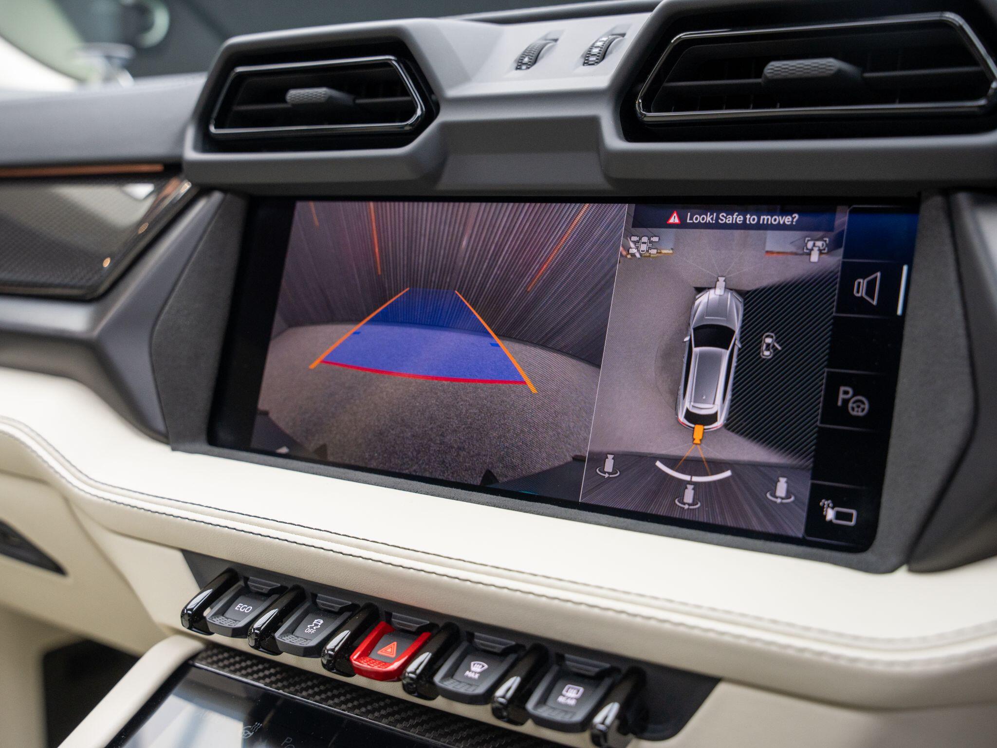 Lamborghini Urus view 10