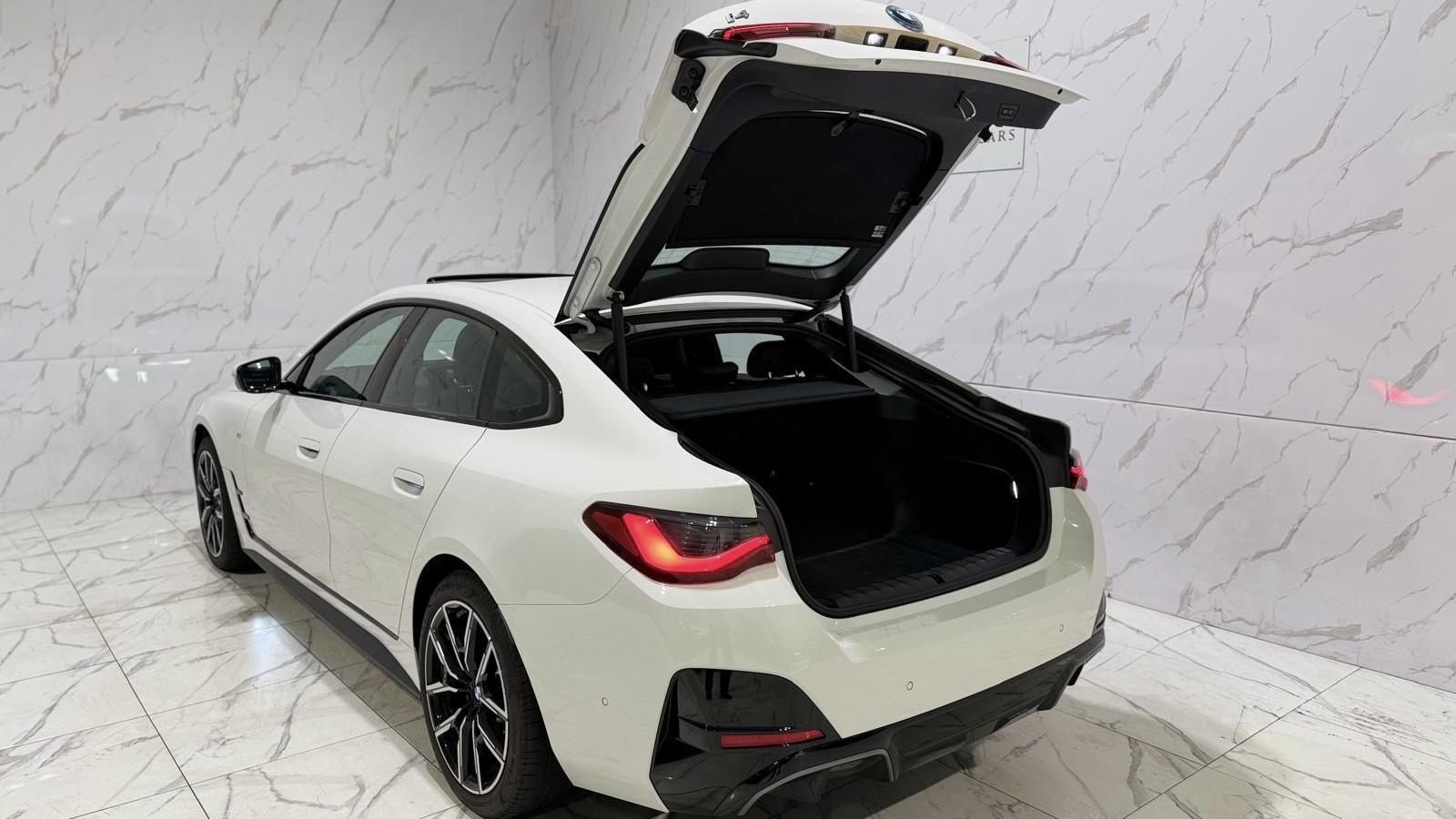 BMW I4 view 42